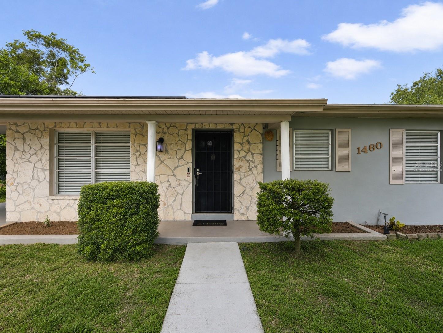 1460 E Lombardy Dr Property Photo 3