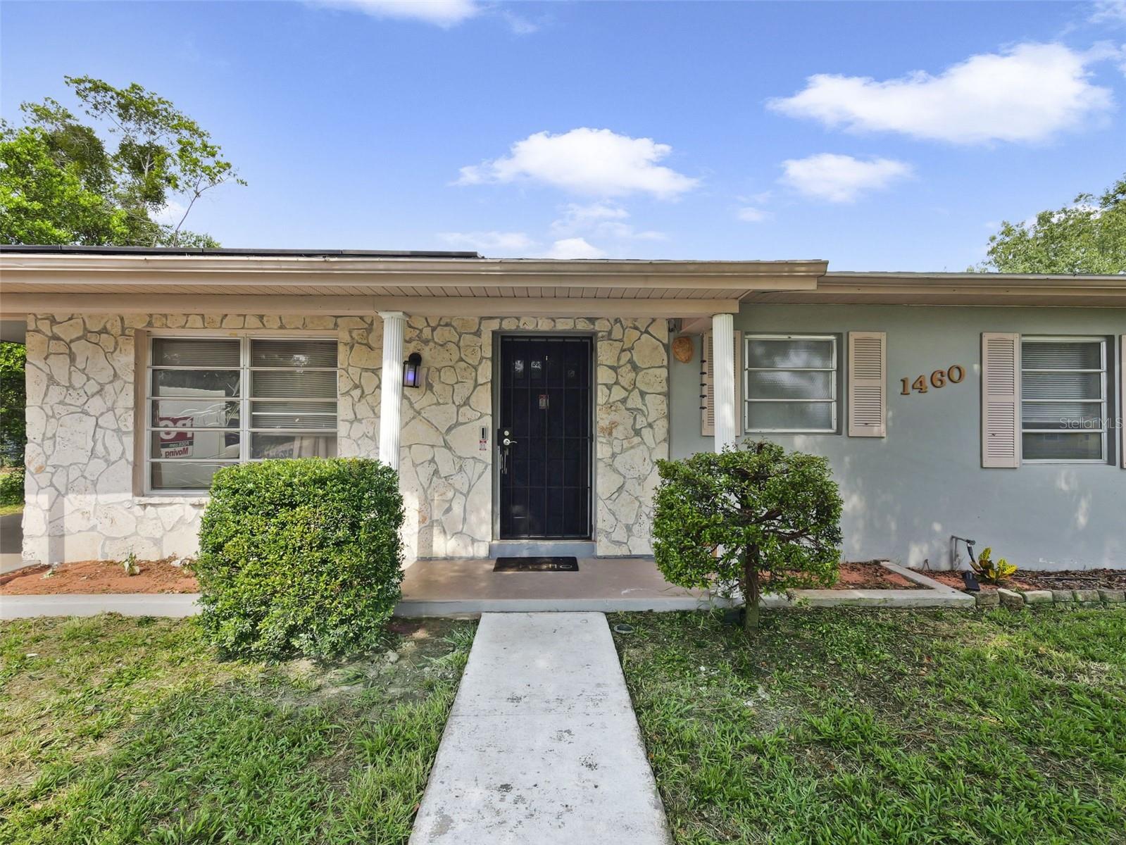 1460 E Lombardy Dr Property Photo 4