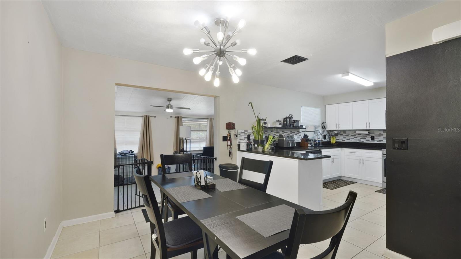 1460 E Lombardy Dr Property Photo 10