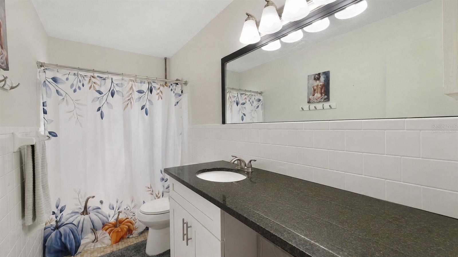 1460 E Lombardy Dr Property Photo 18