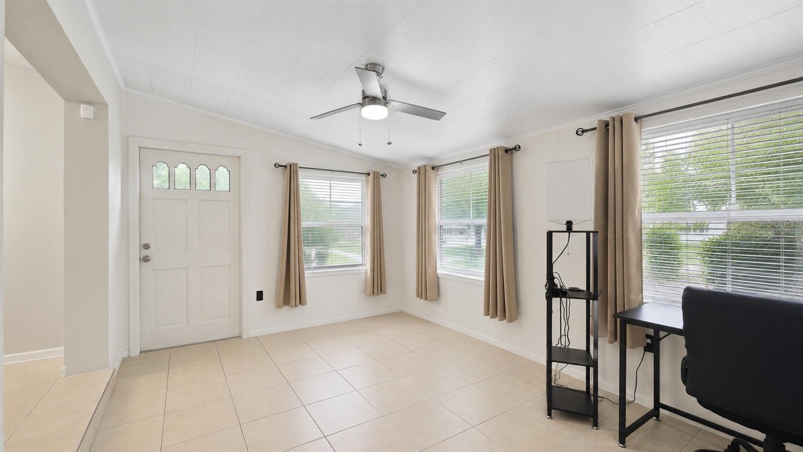 1460 E Lombardy Dr Property Photo 20