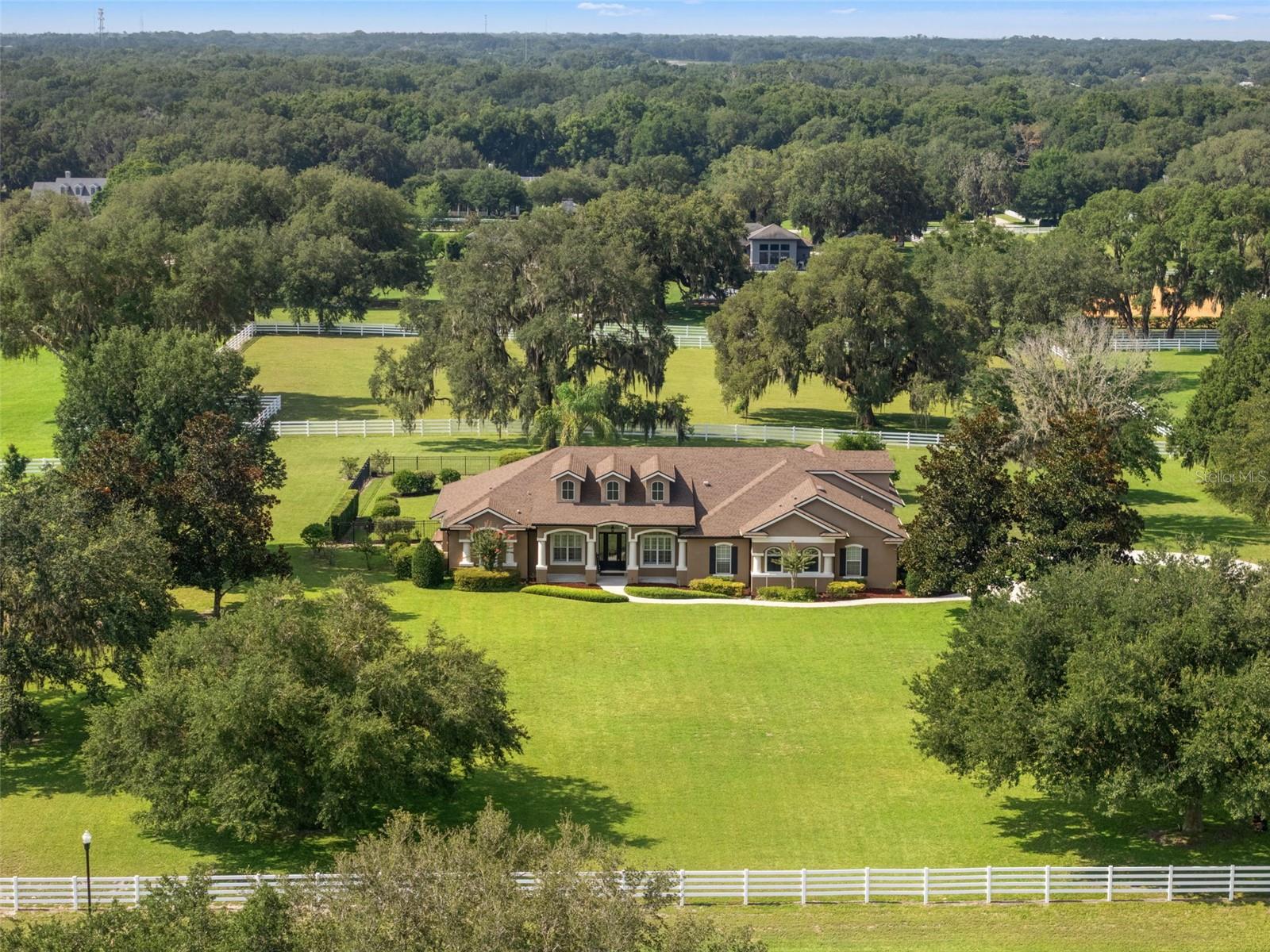 351 Kentucky Blue Cir Property Photo 4