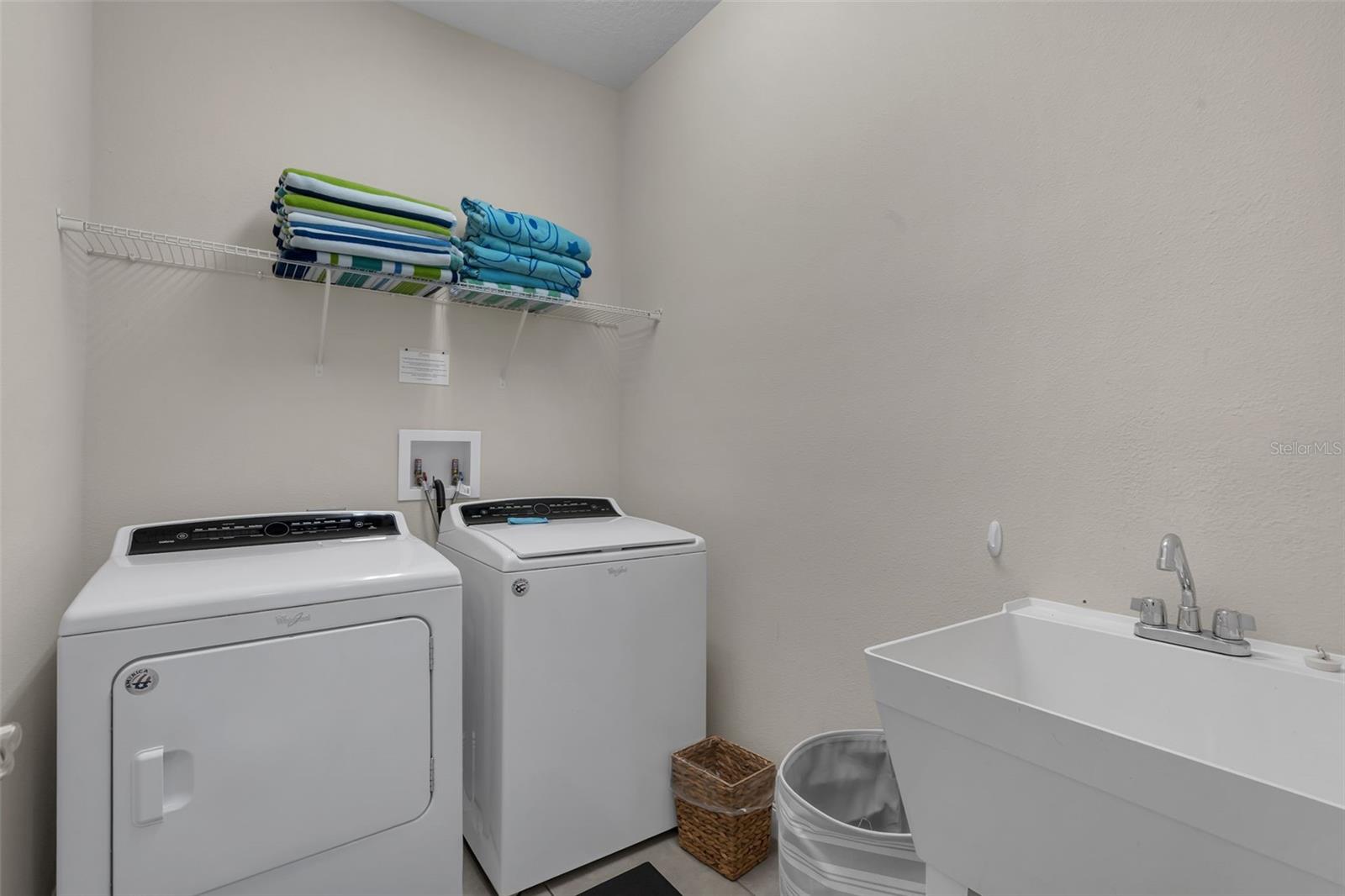 7685 Fairfax Dr Property Photo 34