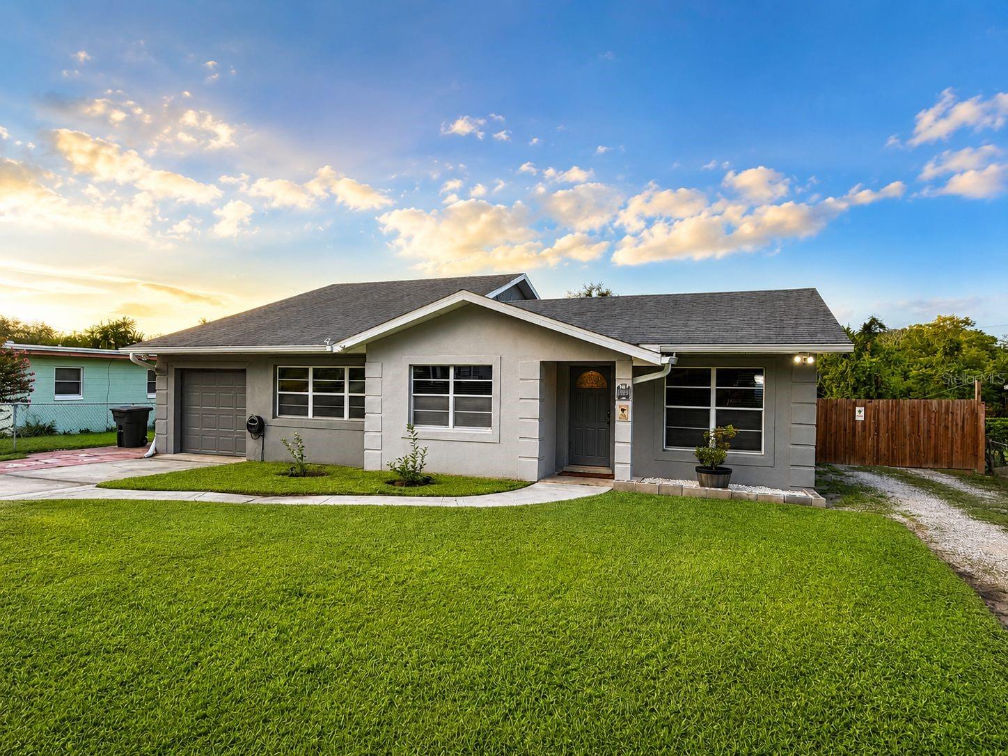 1150 MAGNOLIA DR