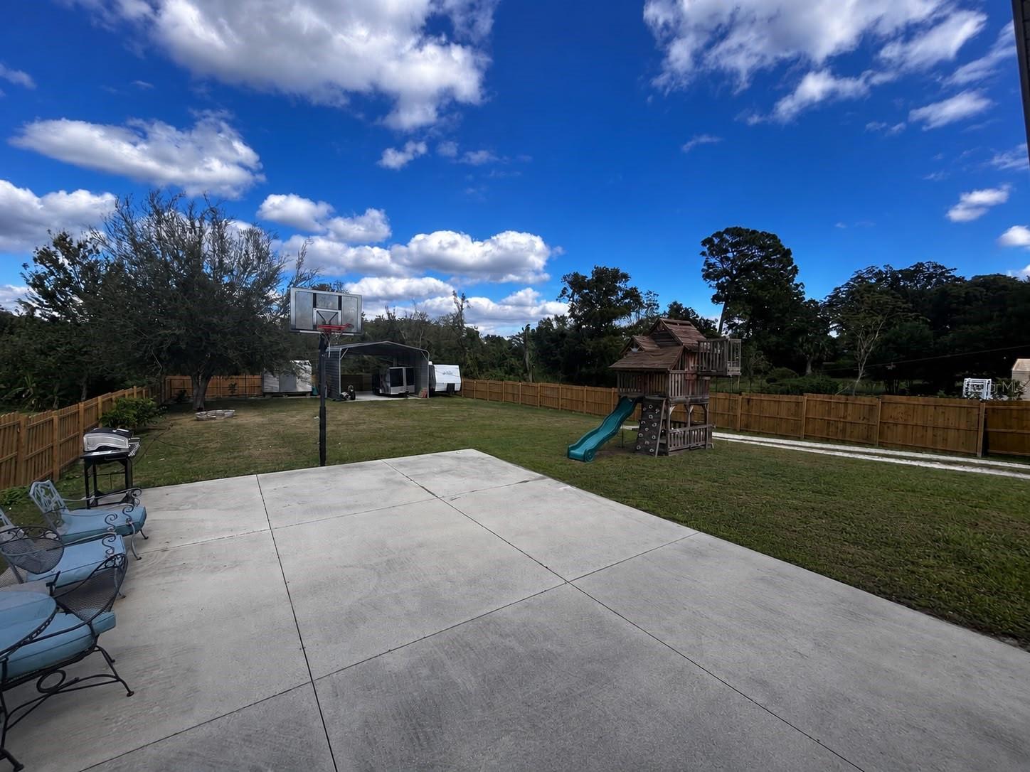 1150 Magnolia Dr Property Photo 3