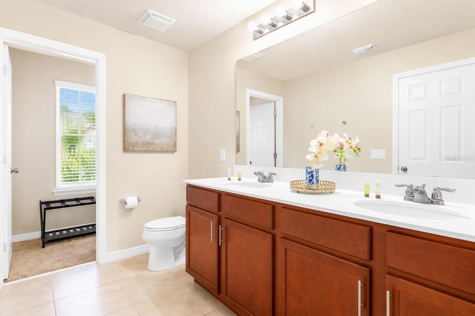 1562 Carey Palm Cir Property Photo 10