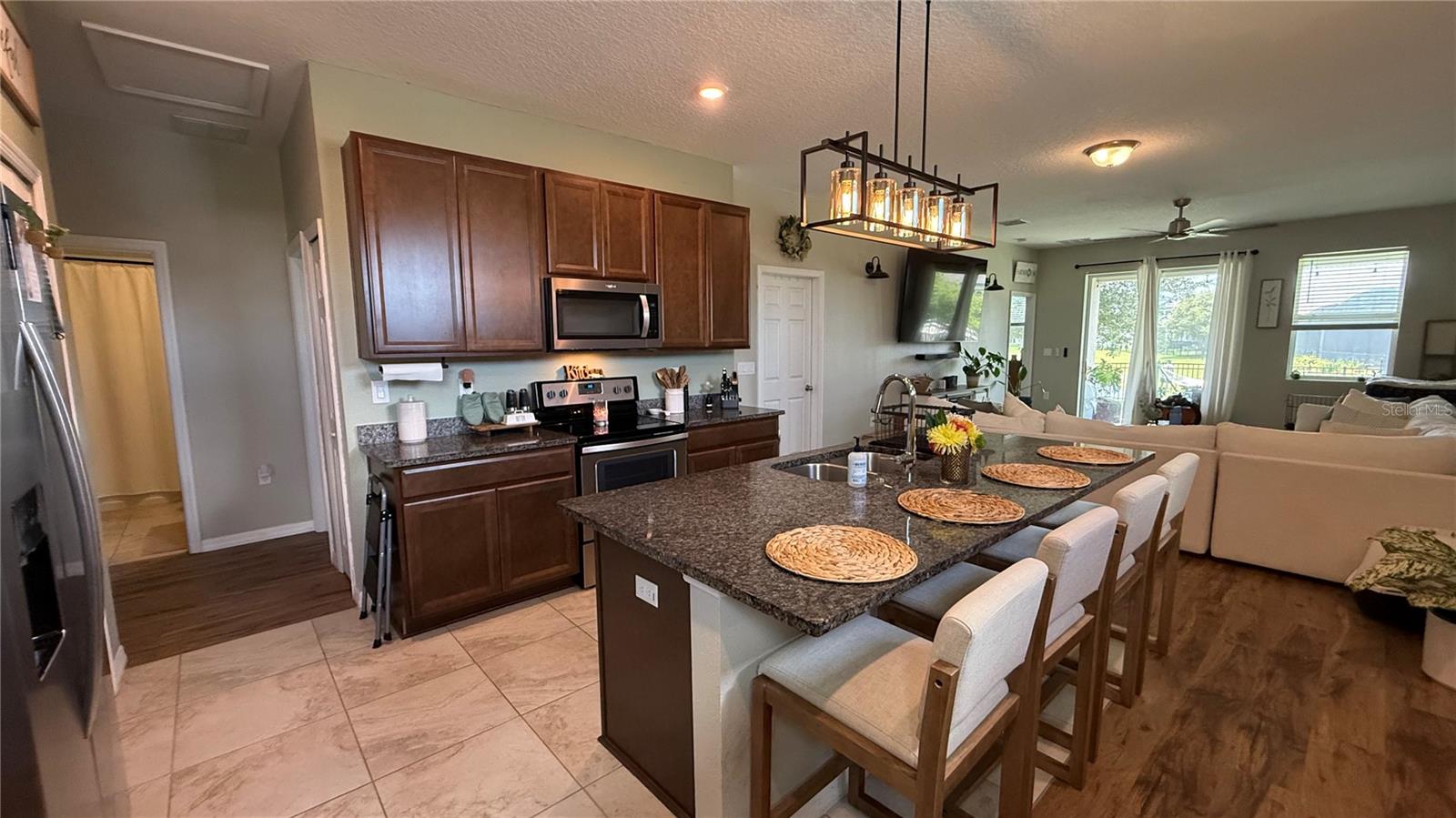 722 Ladyfish Ln Property Photo 3