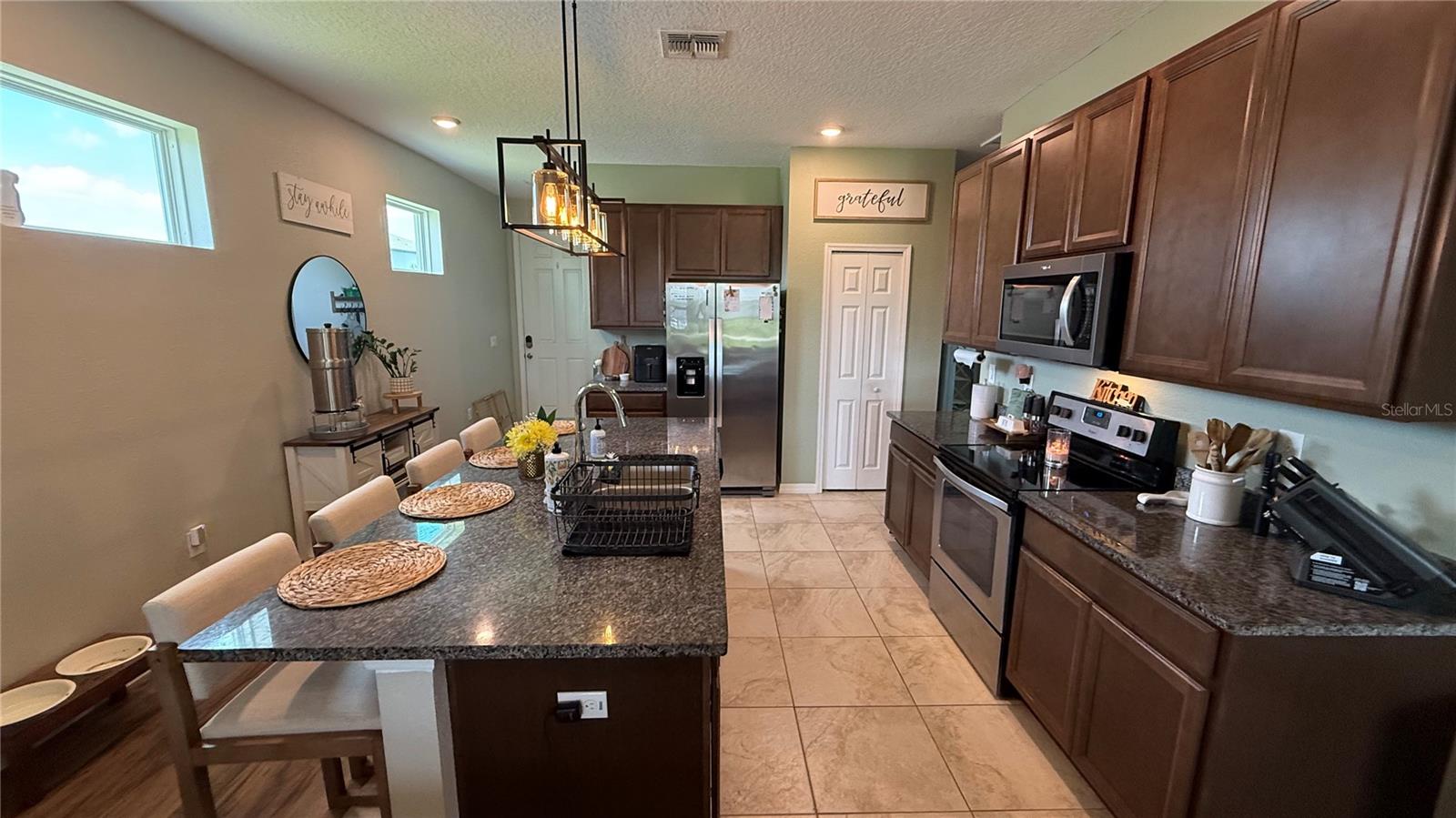 722 Ladyfish Ln Property Photo 4