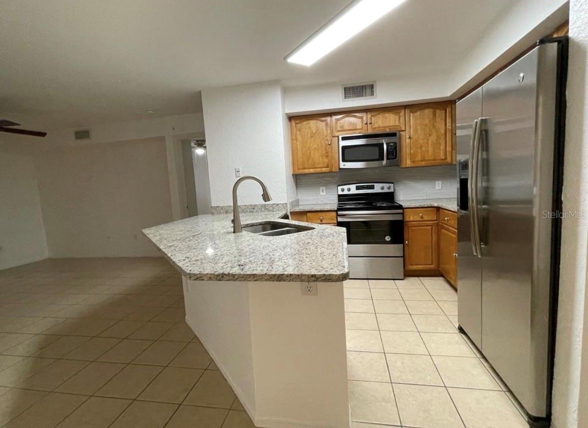 827 Camargo Way #112 Property Photo 7