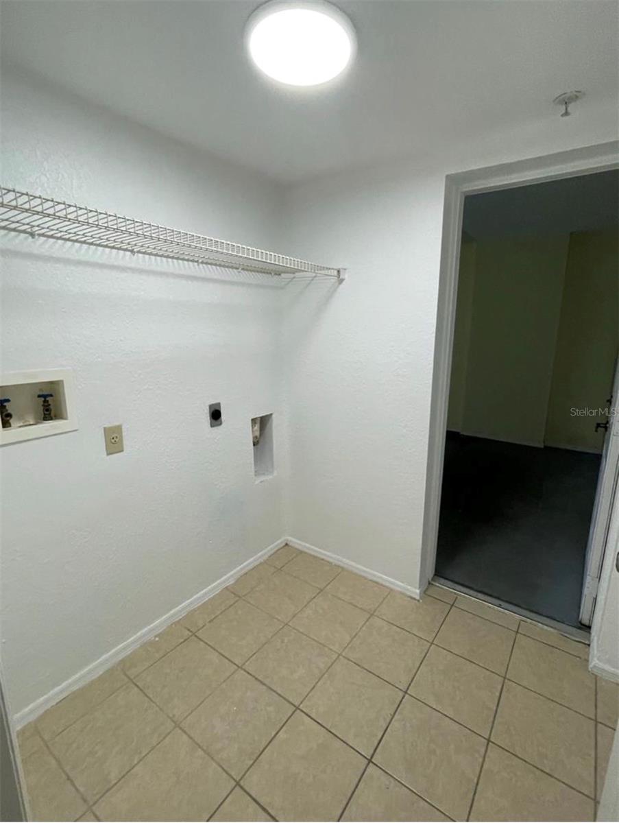 827 Camargo Way #112 Property Photo 19