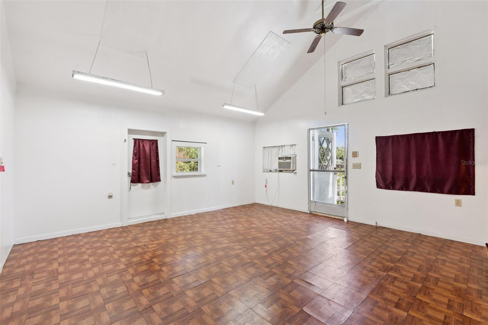 1730 Neptune Rd Property Photo 10