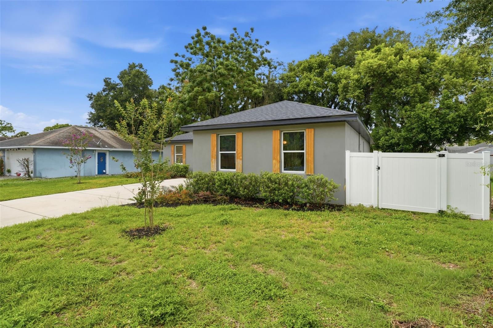 1046 Williams St Property Photo 3