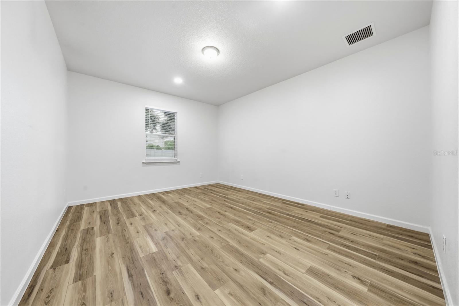 1046 Williams St Property Photo 14