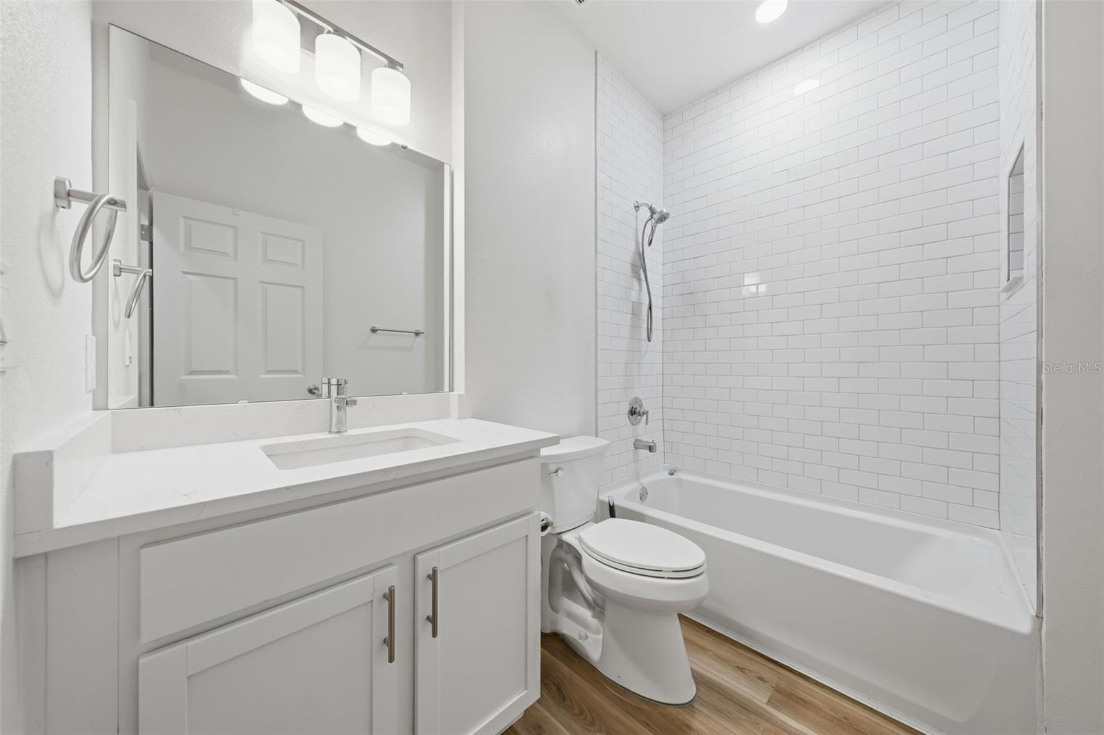 1046 Williams St Property Photo 23