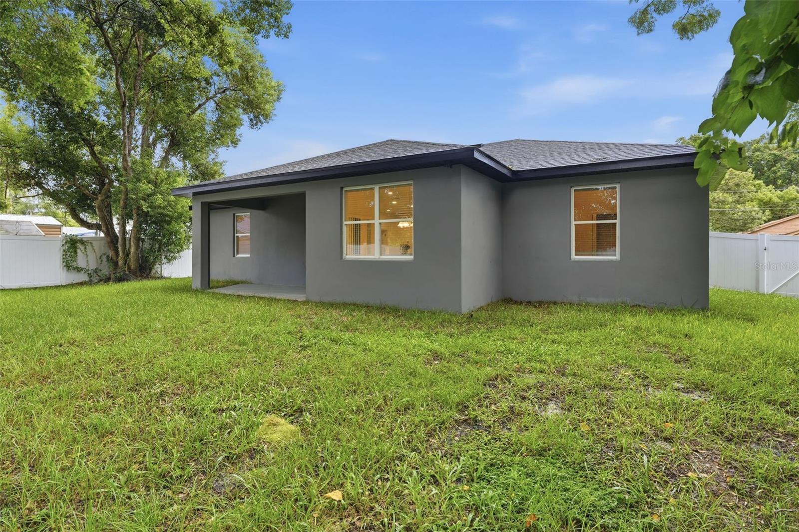 1046 Williams St Property Photo 32