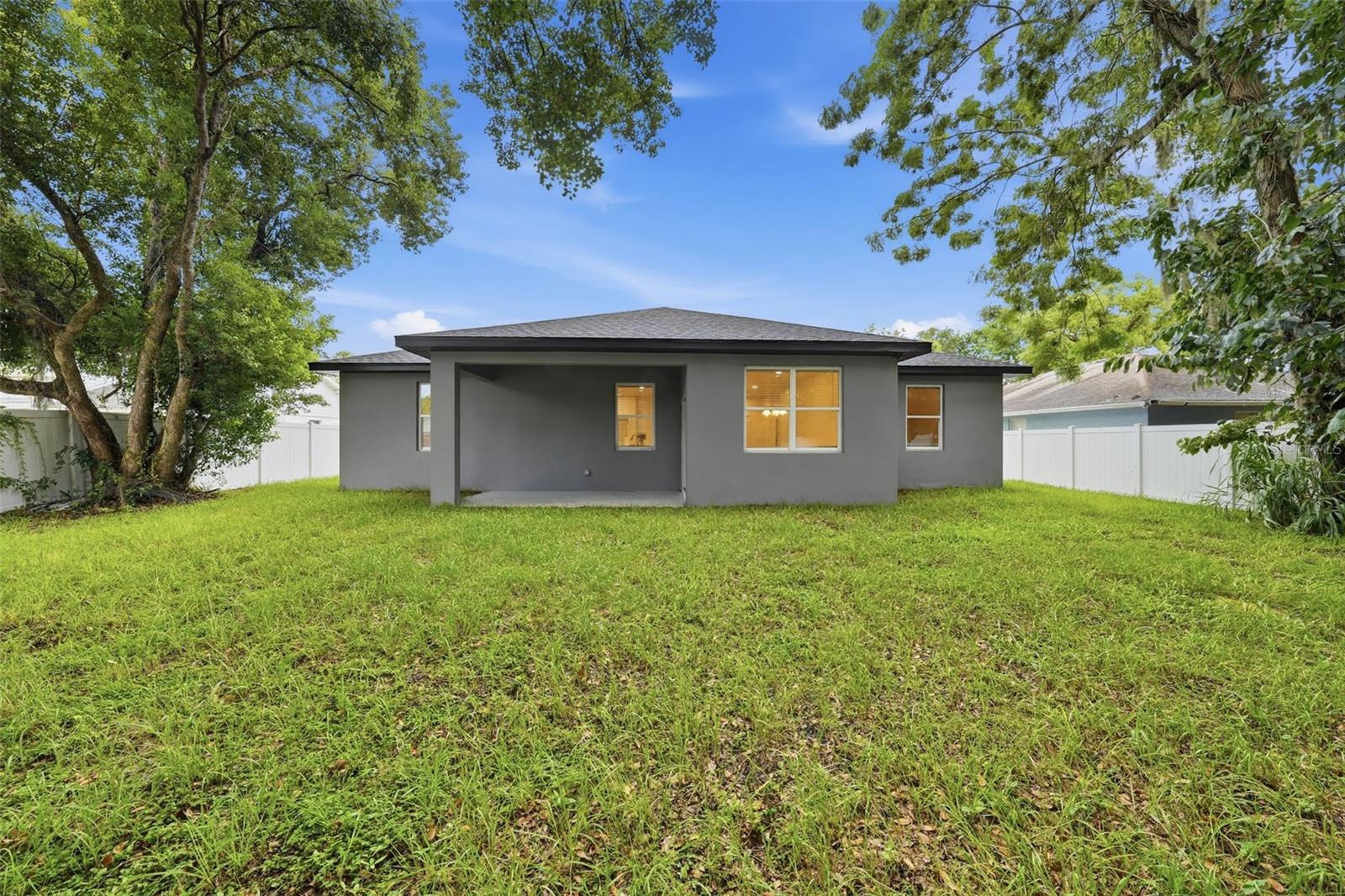1046 Williams St Property Photo 33
