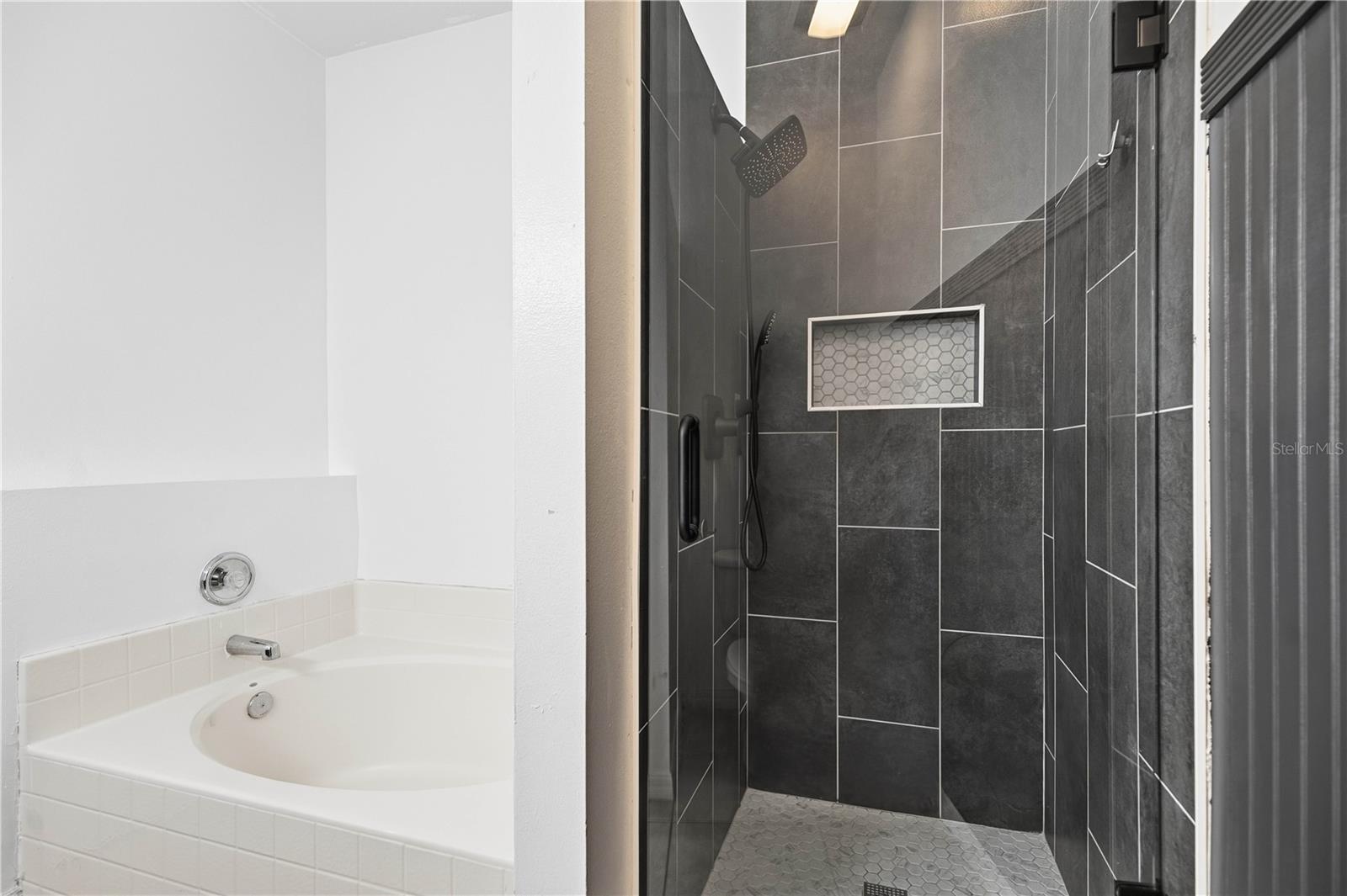 7933 Rex Hill Trl Property Photo 19