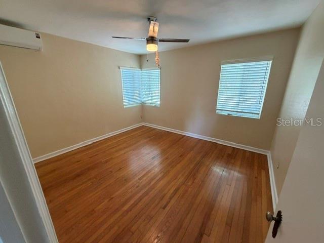 1009 E Marks St Property Photo 16