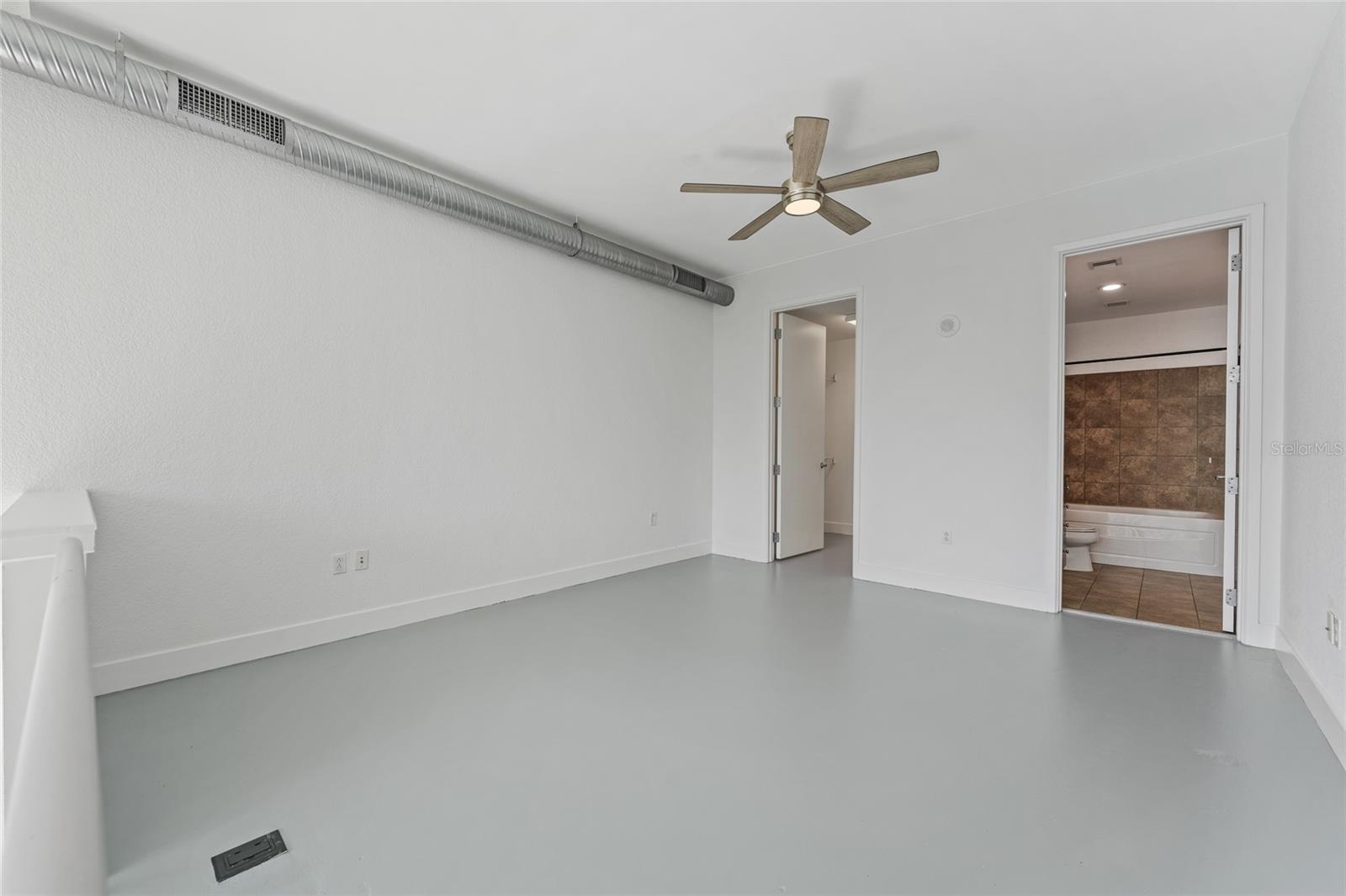 150 E Robinson St #1415 Property Photo 16
