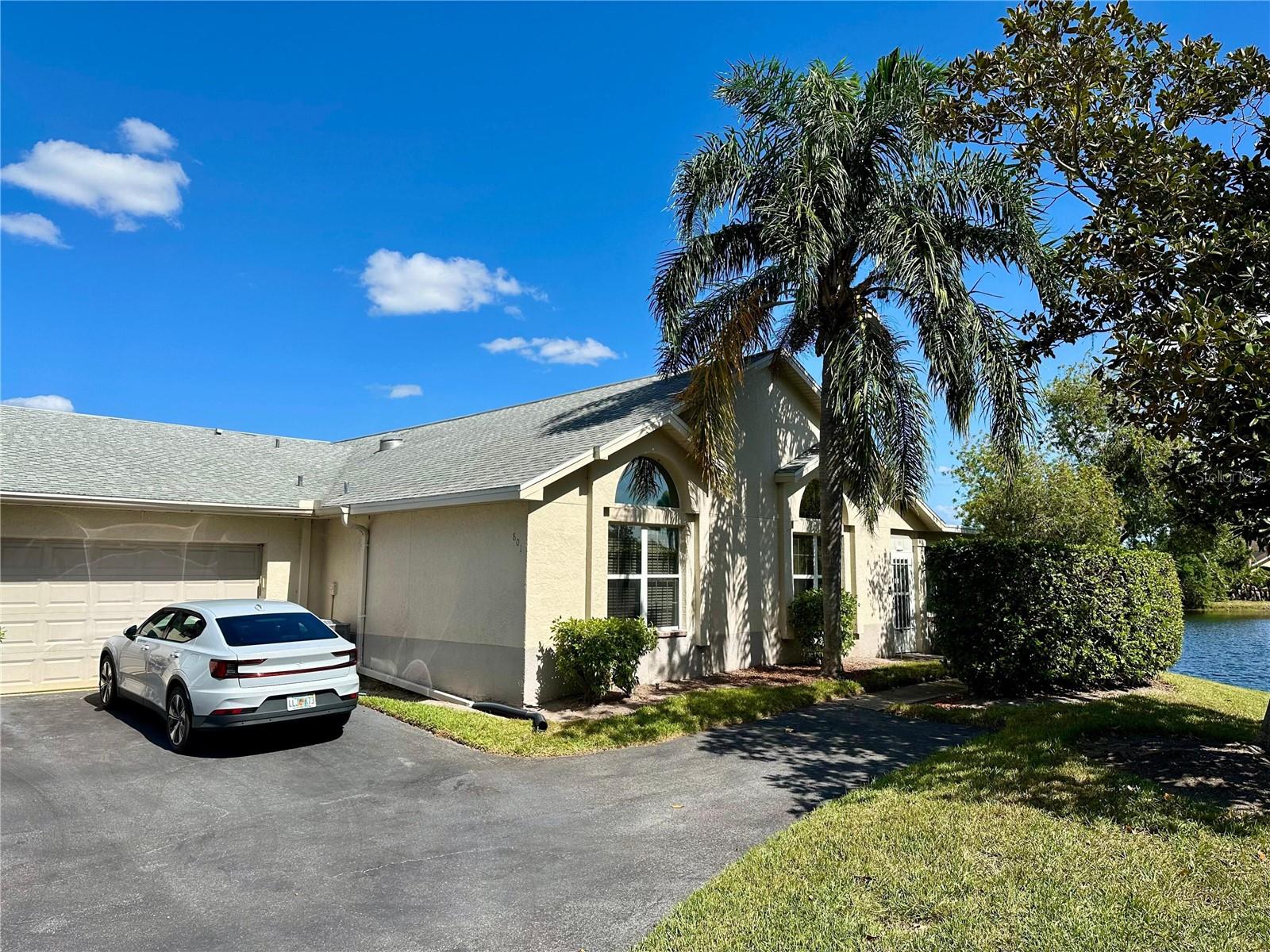801 Silverthorn Ln Property Photo 1