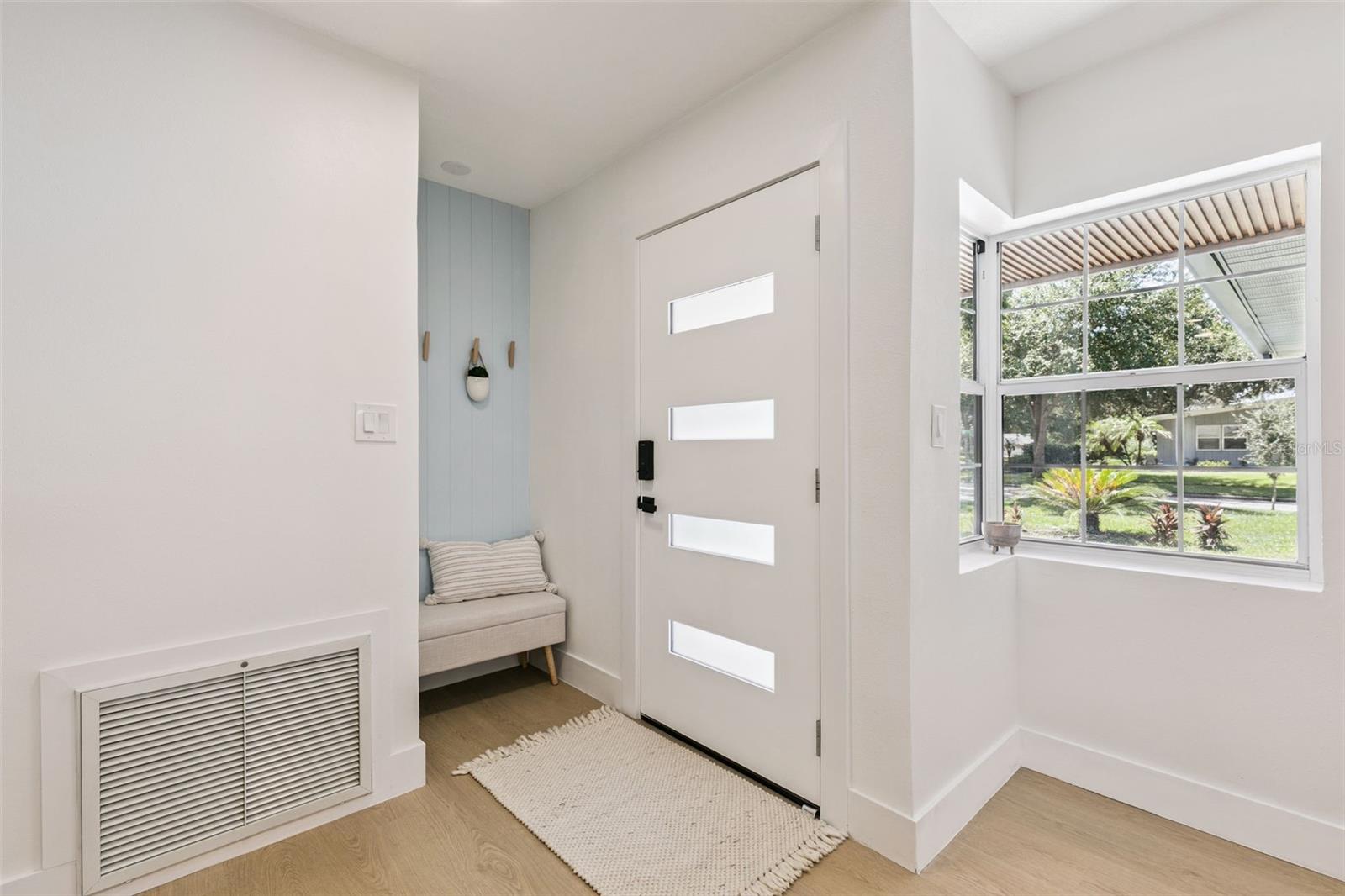 2833 Prince John Rd Property Photo 4