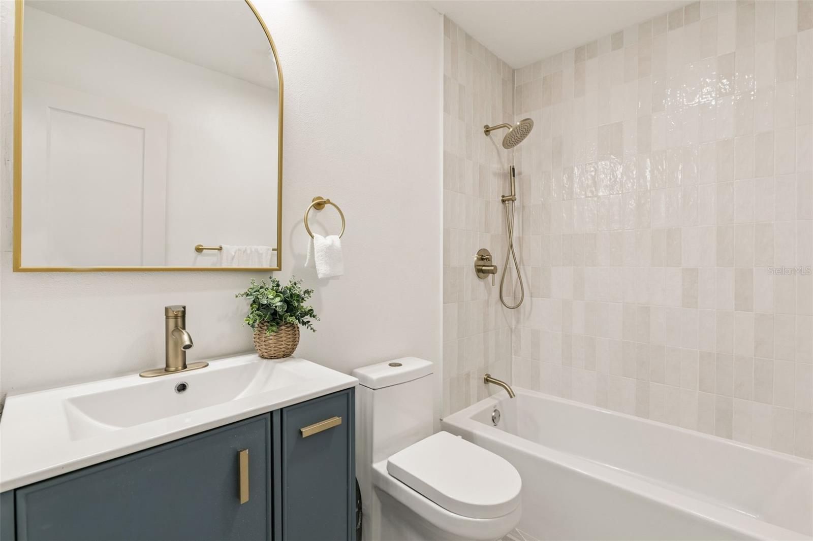 2833 Prince John Rd Property Photo 18