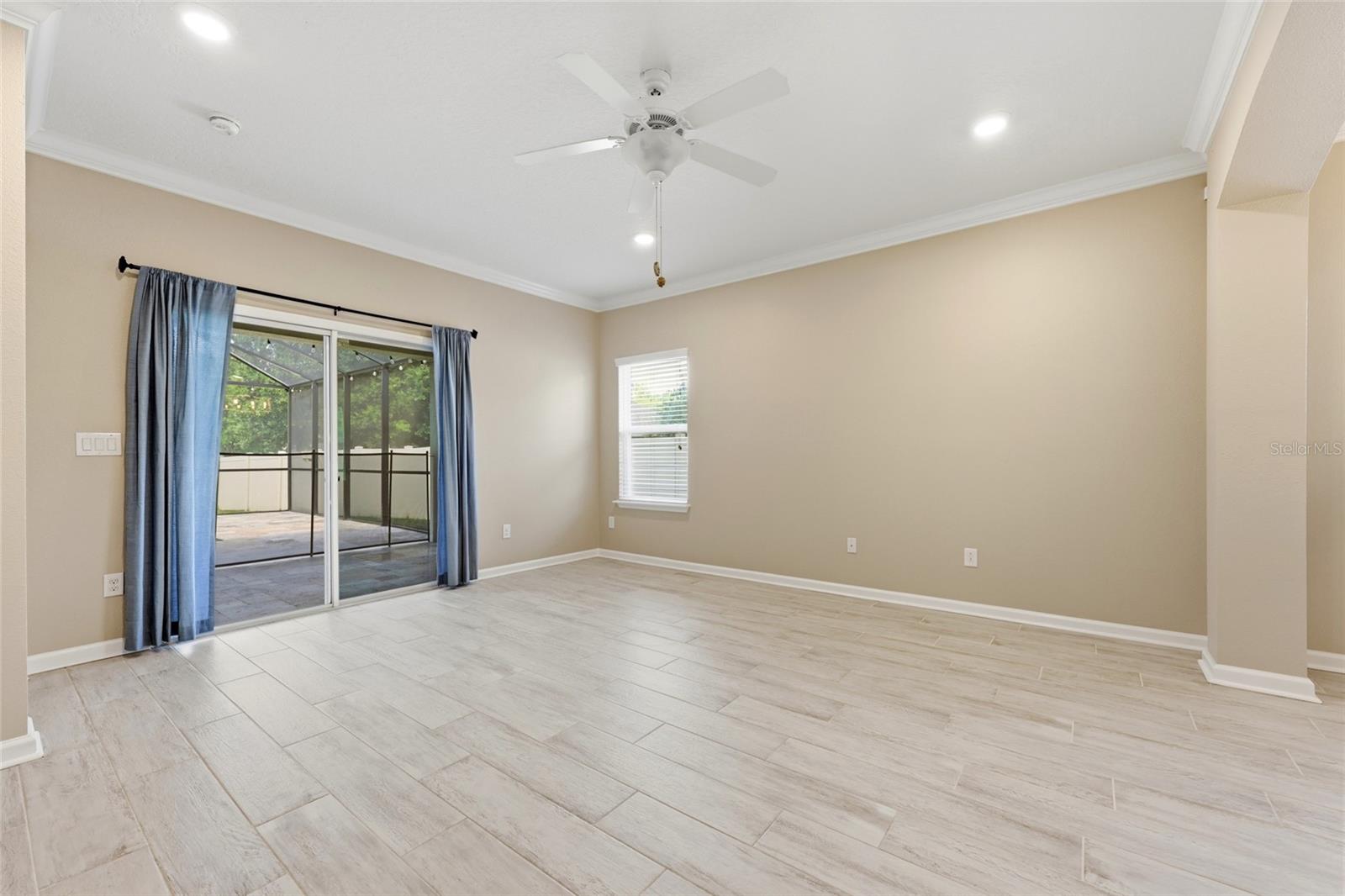 2408 Las Calinas Blvd Property Photo 16