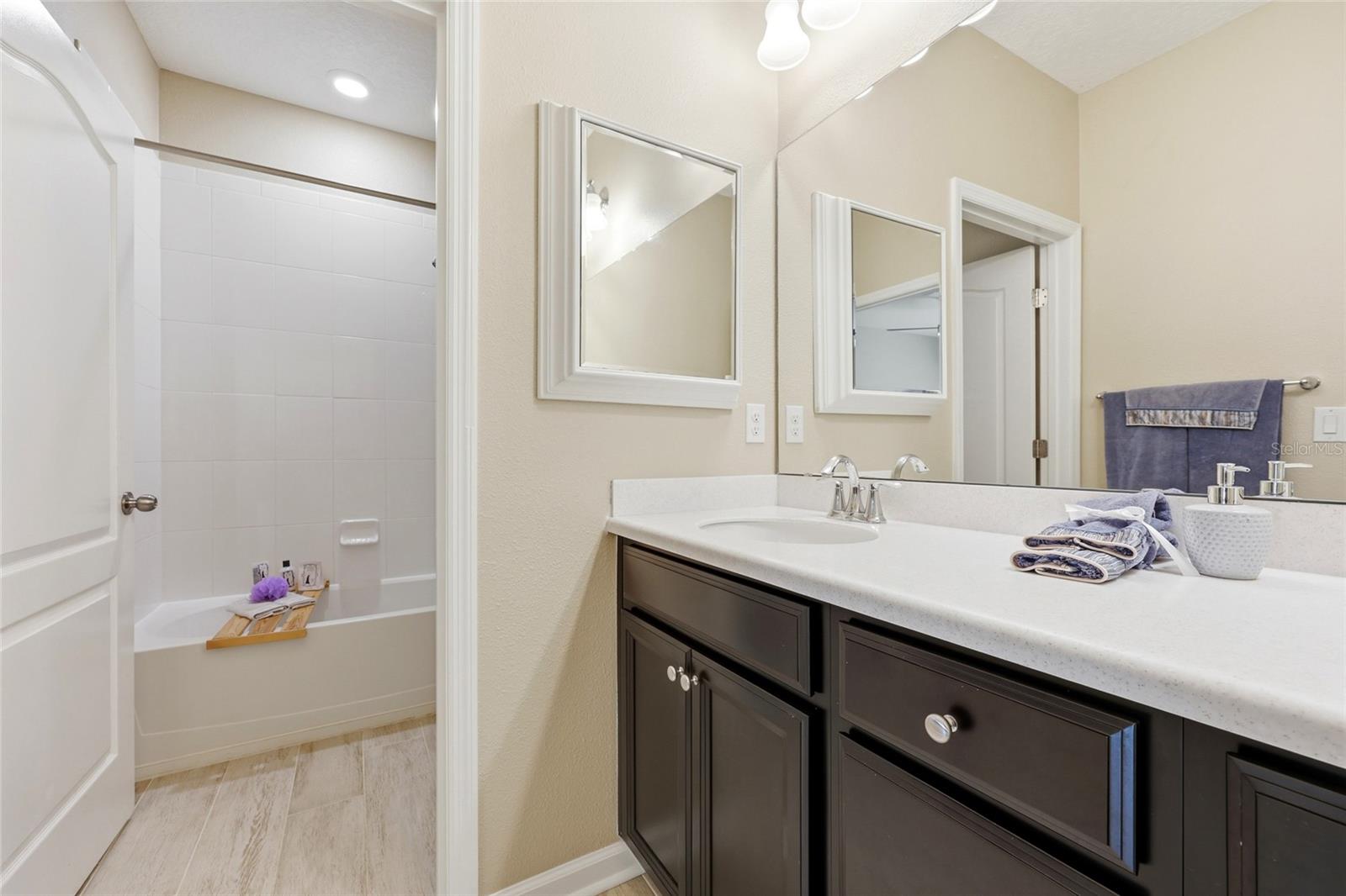 2408 Las Calinas Blvd Property Photo 29