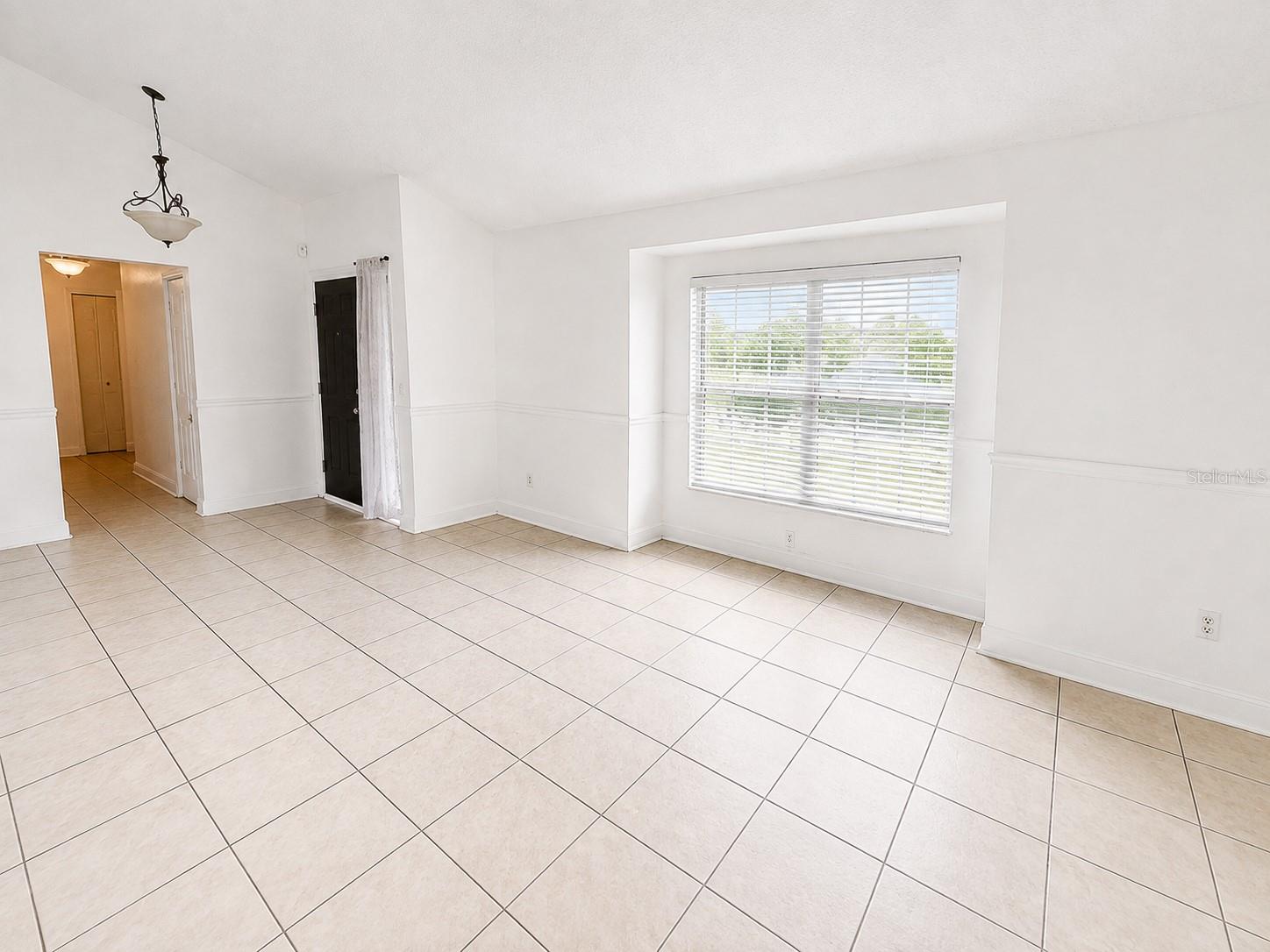 1409 Madrid Way Property Photo 6