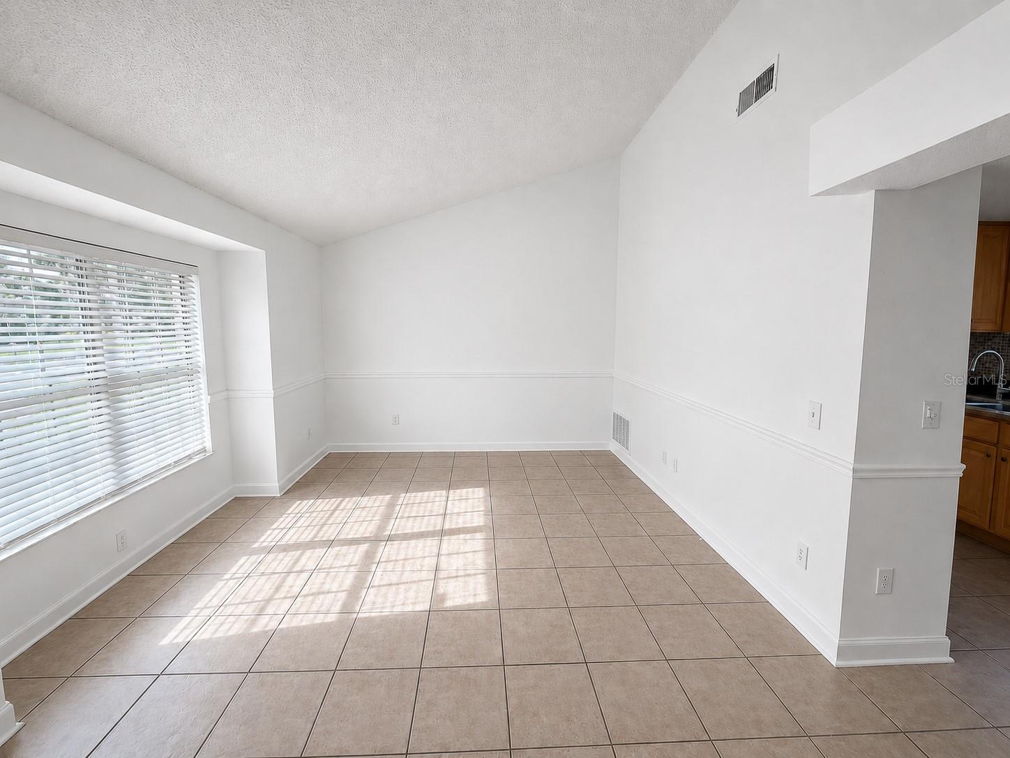 1409 Madrid Way Property Photo 7