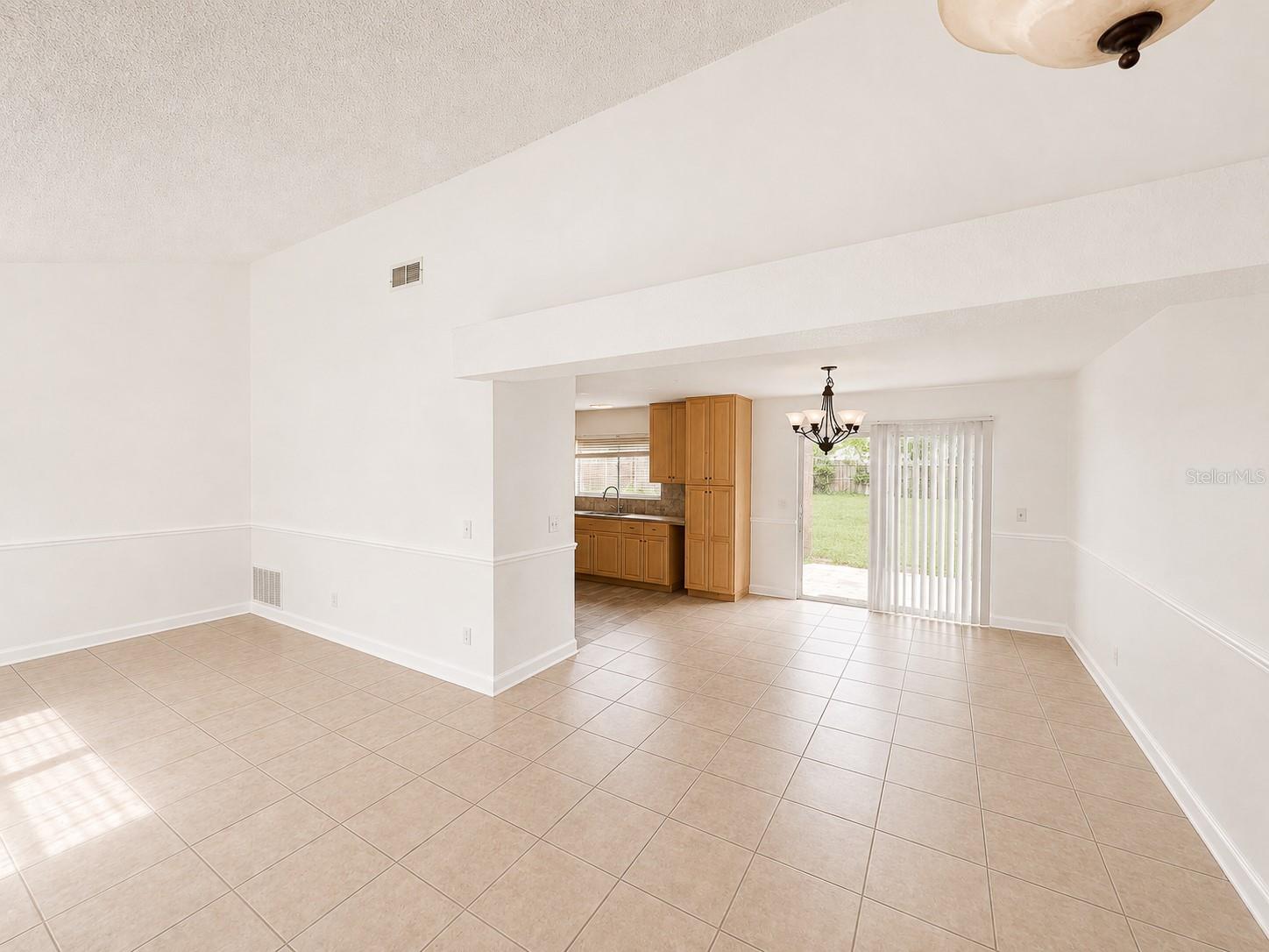 1409 Madrid Way Property Photo 8