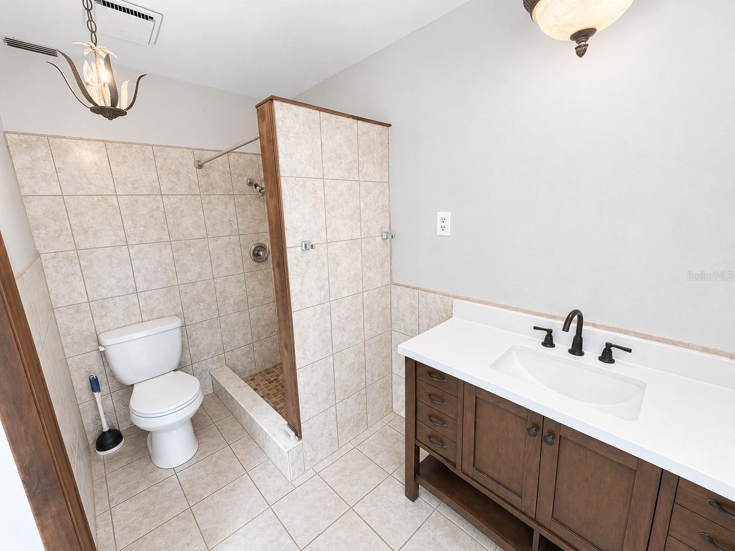 1409 Madrid Way Property Photo 15