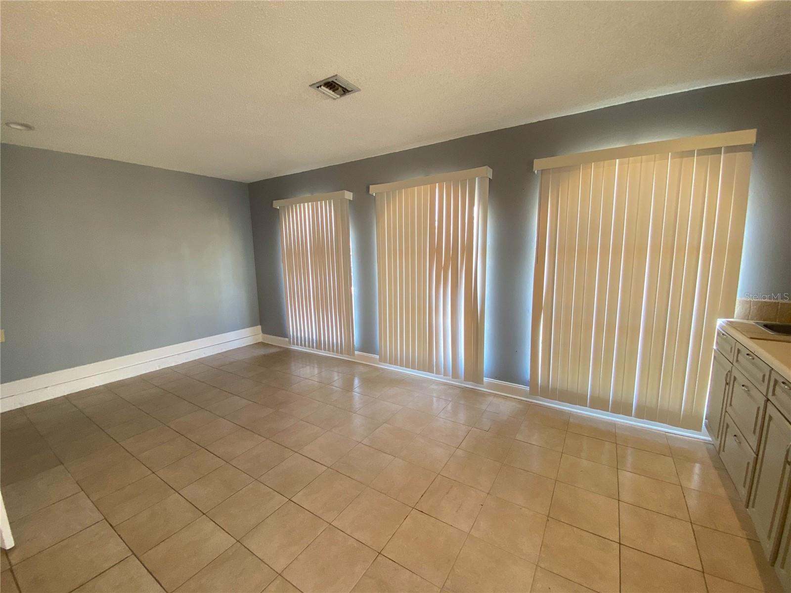 1409 Madrid Way Property Photo 16