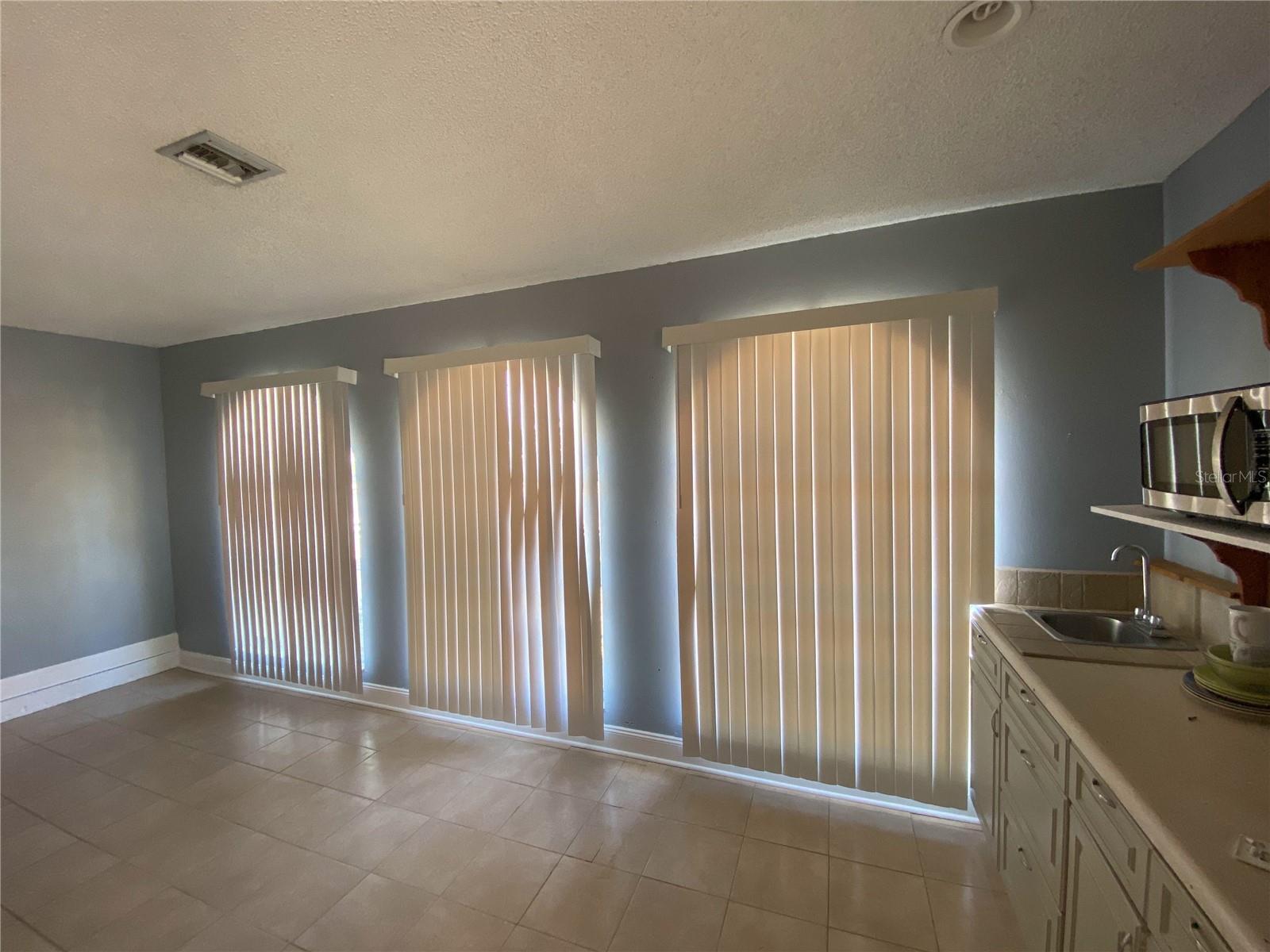 1409 Madrid Way Property Photo 17