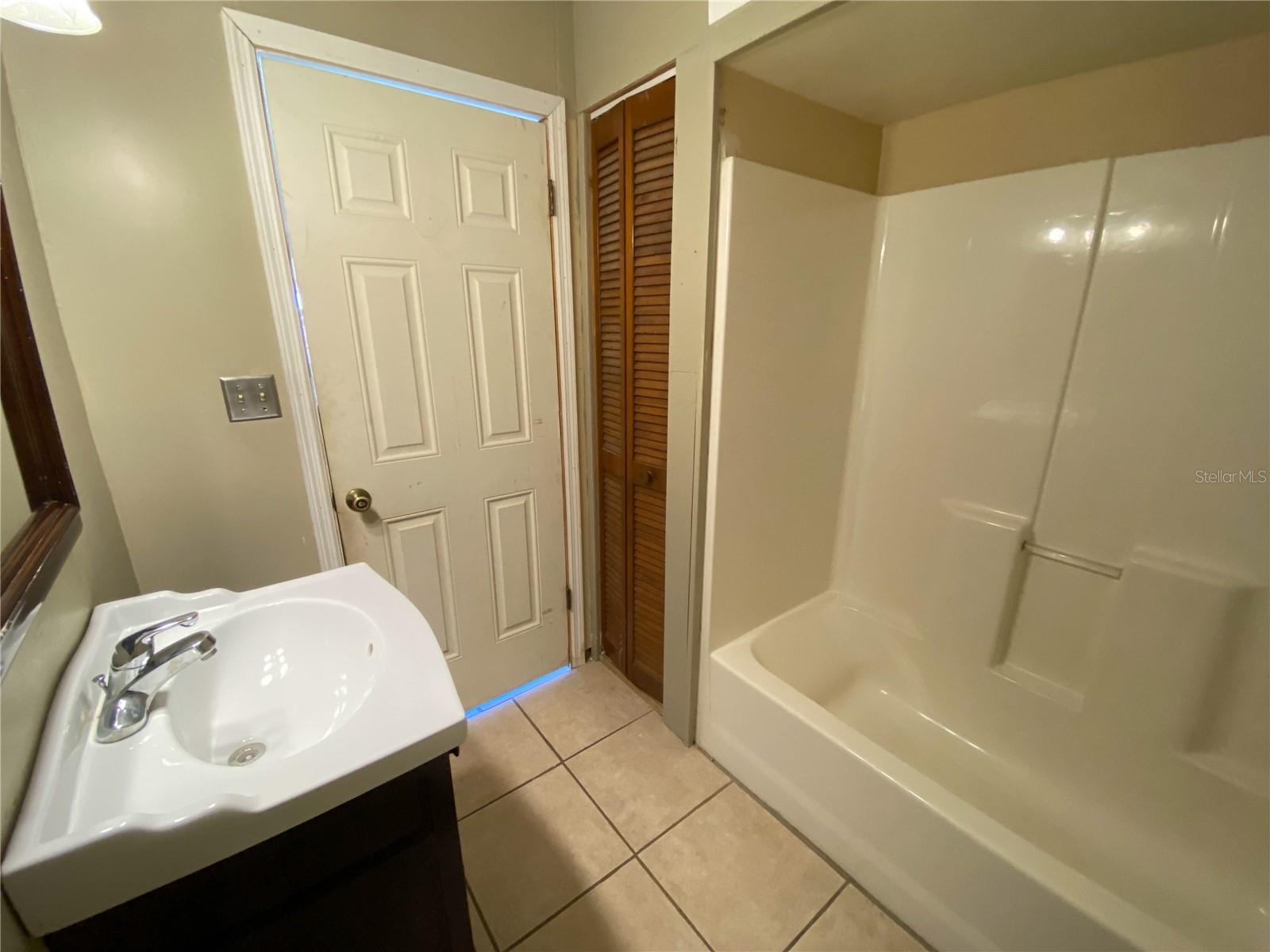 1409 Madrid Way Property Photo 19