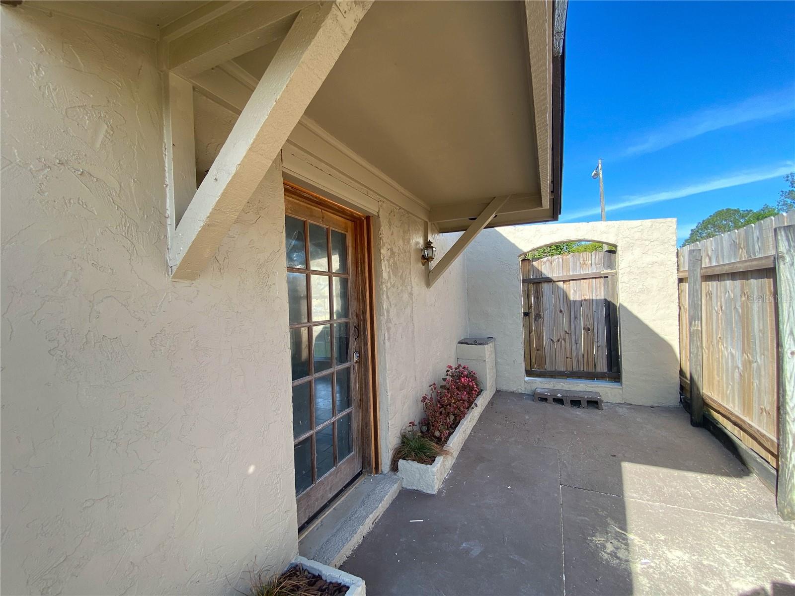 1409 Madrid Way Property Photo 23