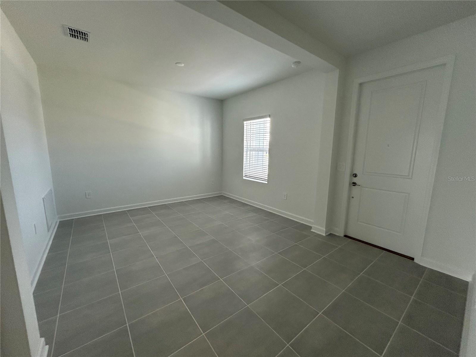 3008 Ella Way Property Photo 5