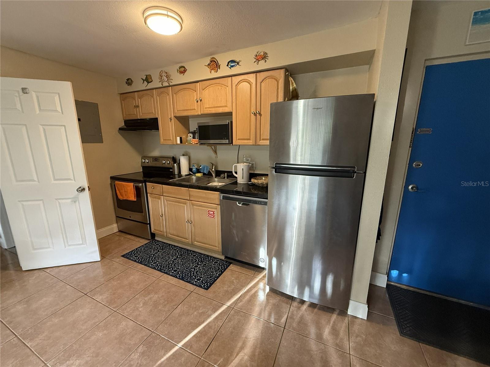 4215 E Bay Dr #1702b Property Photo 5