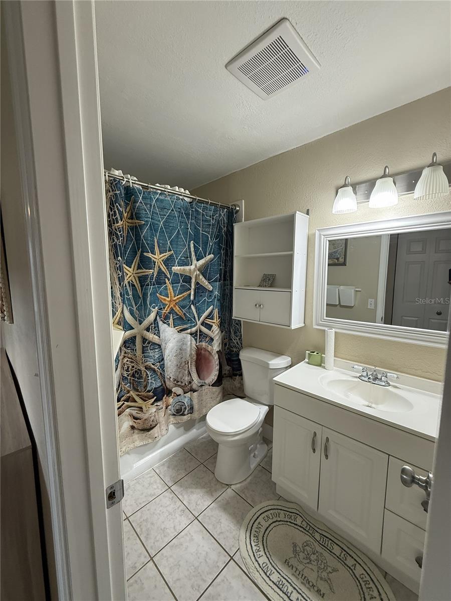4215 E Bay Dr #1702b Property Photo 20