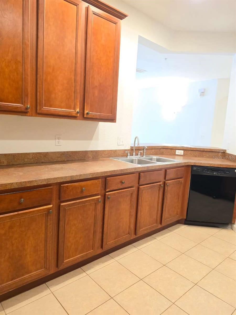 3000 Laurel Park Ln #207 Property Photo 13