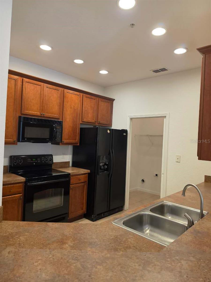 3000 Laurel Park Ln #207 Property Photo 15