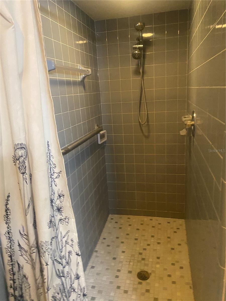 120 Lindenwood Ln Property Photo 12