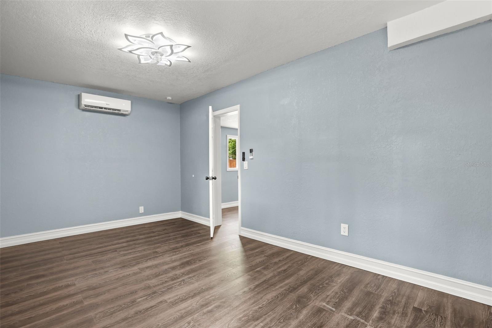 682 Durango Way Property Photo 14