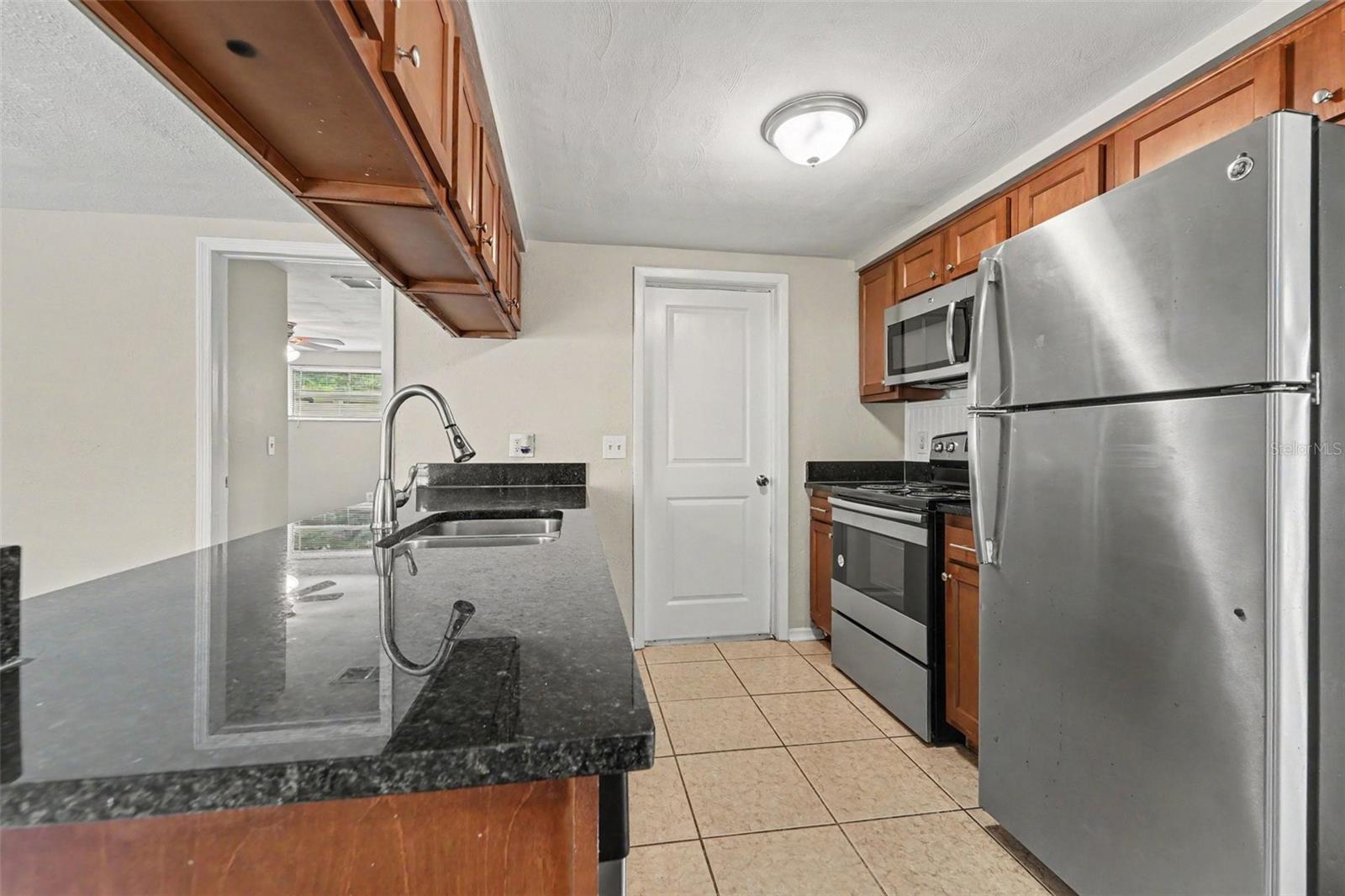 6177 Maplewood Dr Property Photo 6