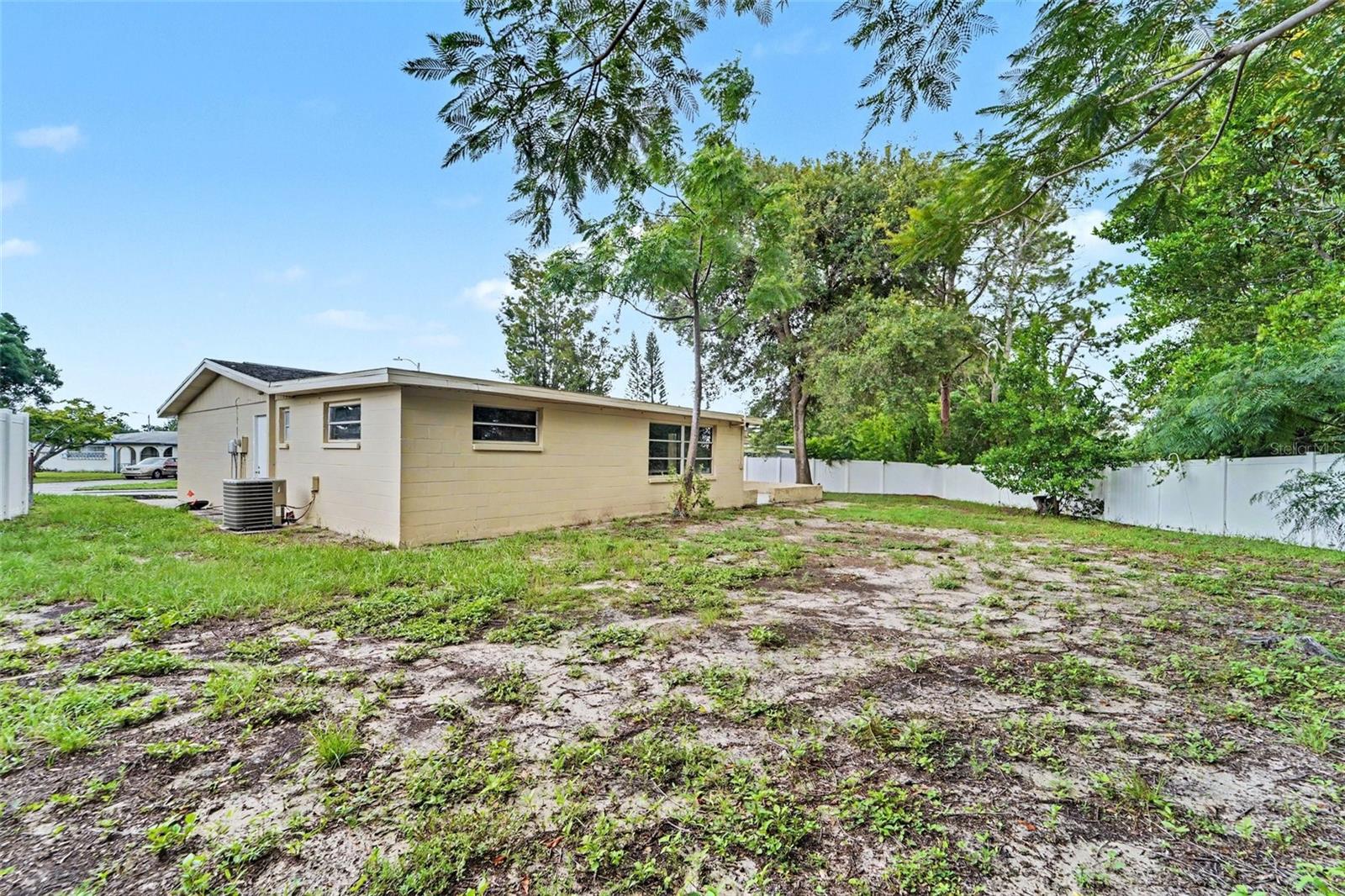 6177 Maplewood Dr Property Photo 18