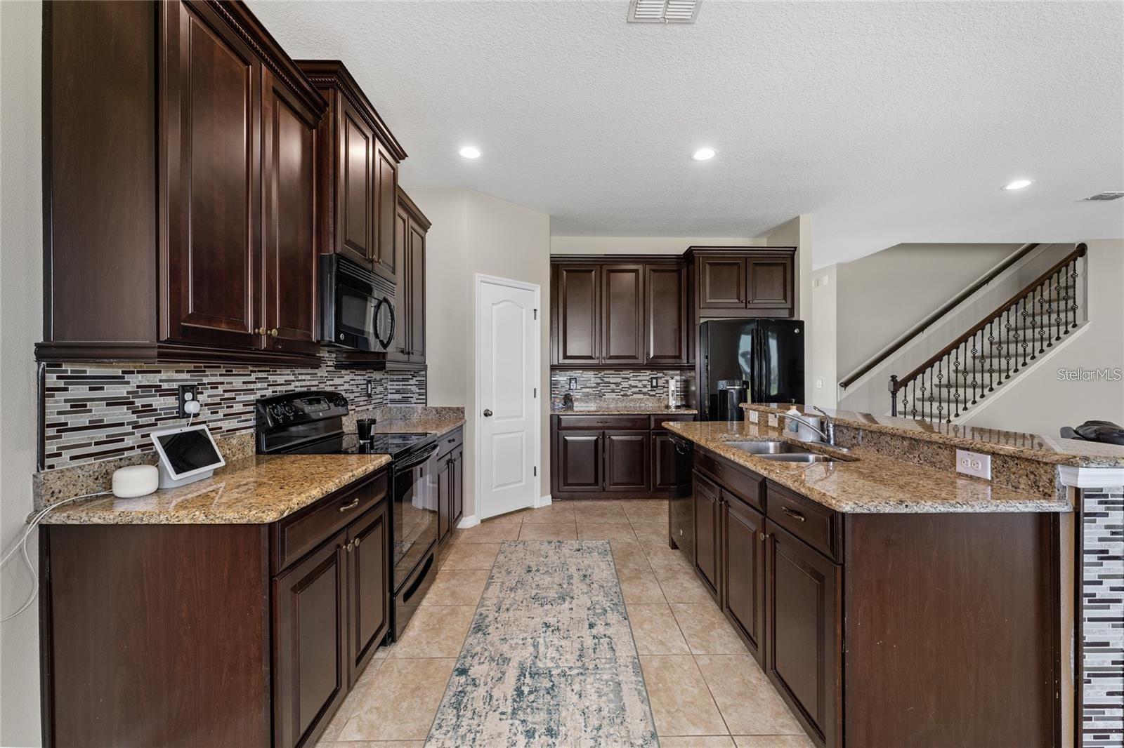 14537 San Lorenzo Dr Property Photo 11