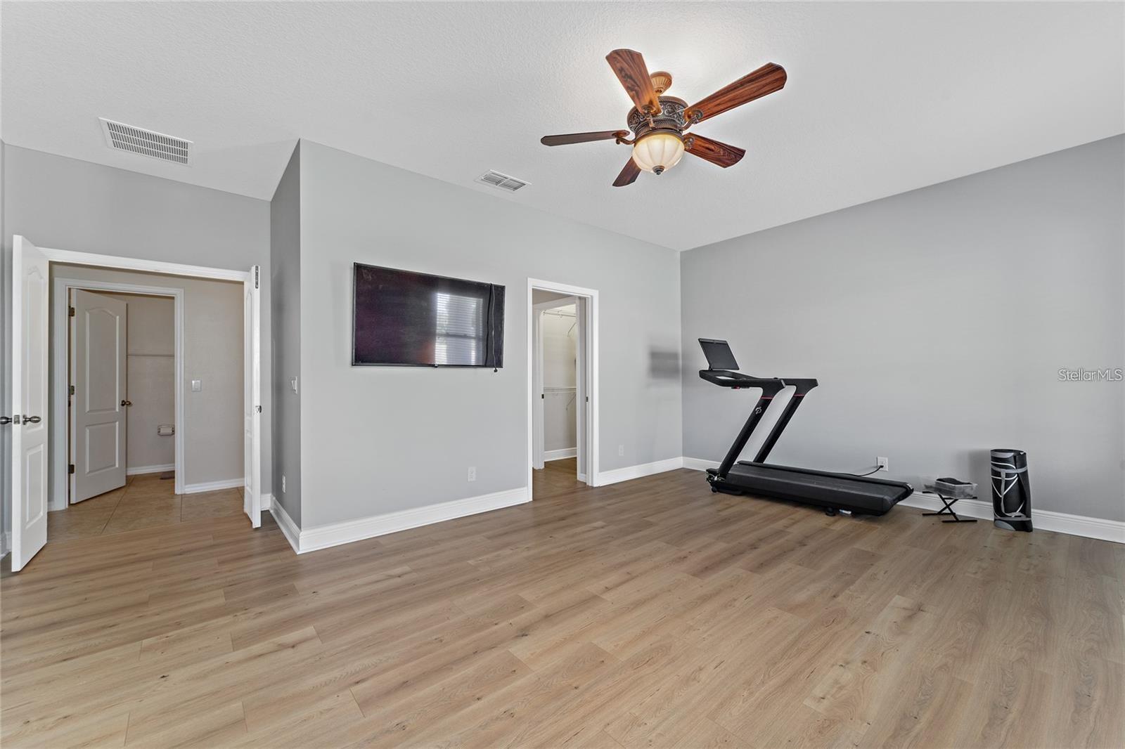 14537 San Lorenzo Dr Property Photo 17
