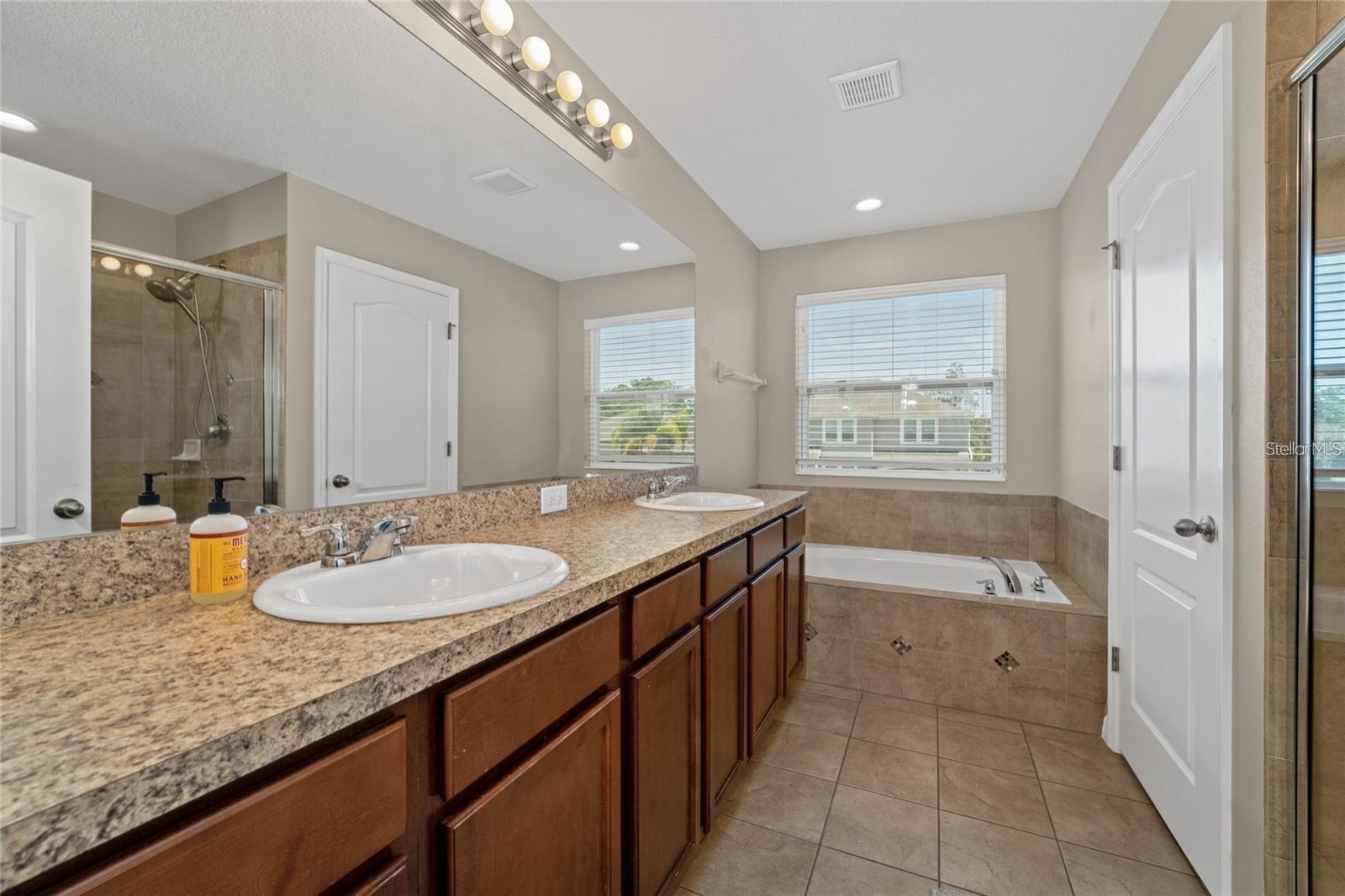 14537 San Lorenzo Dr Property Photo 27