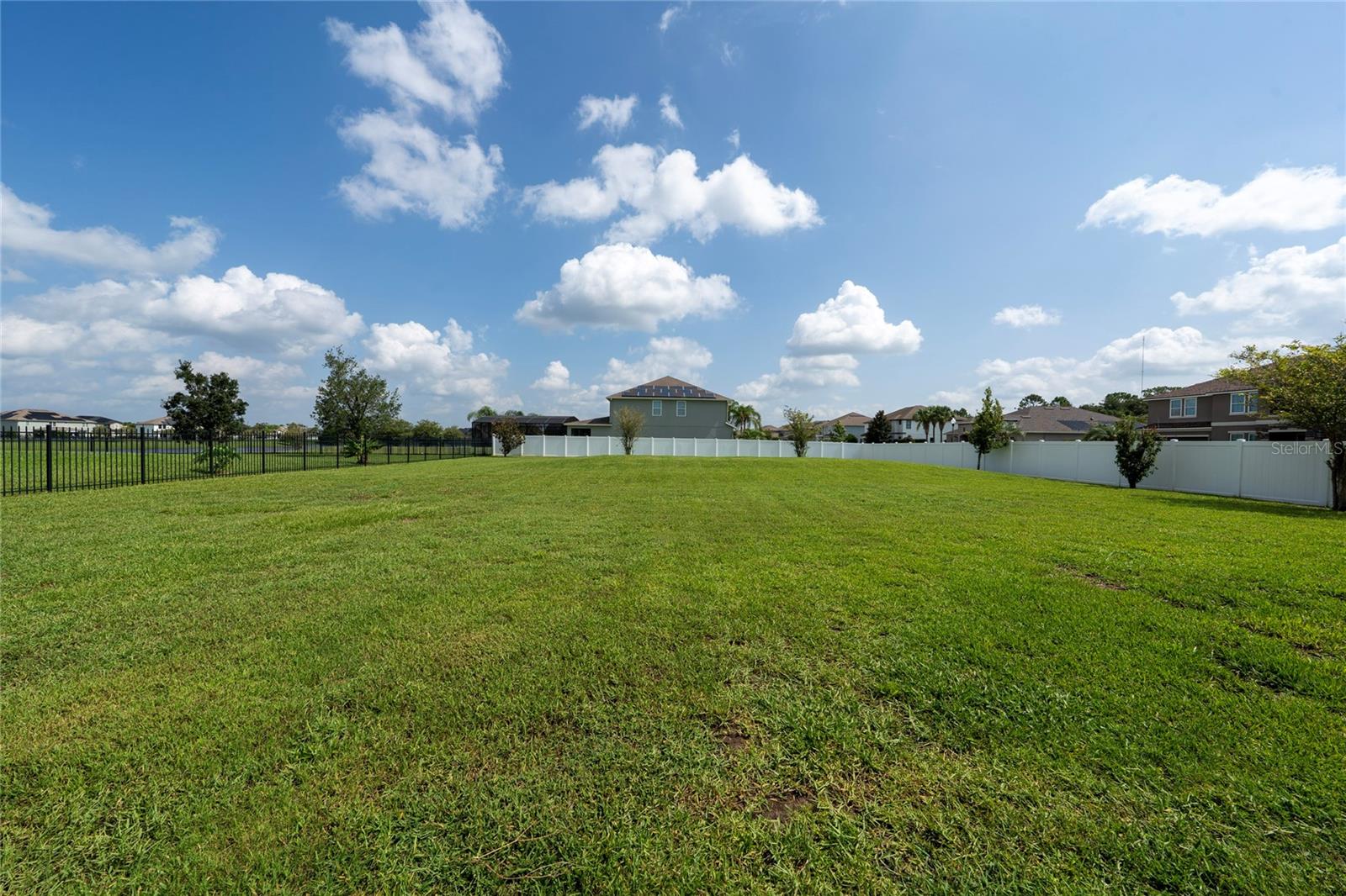 14537 San Lorenzo Dr Property Photo 39
