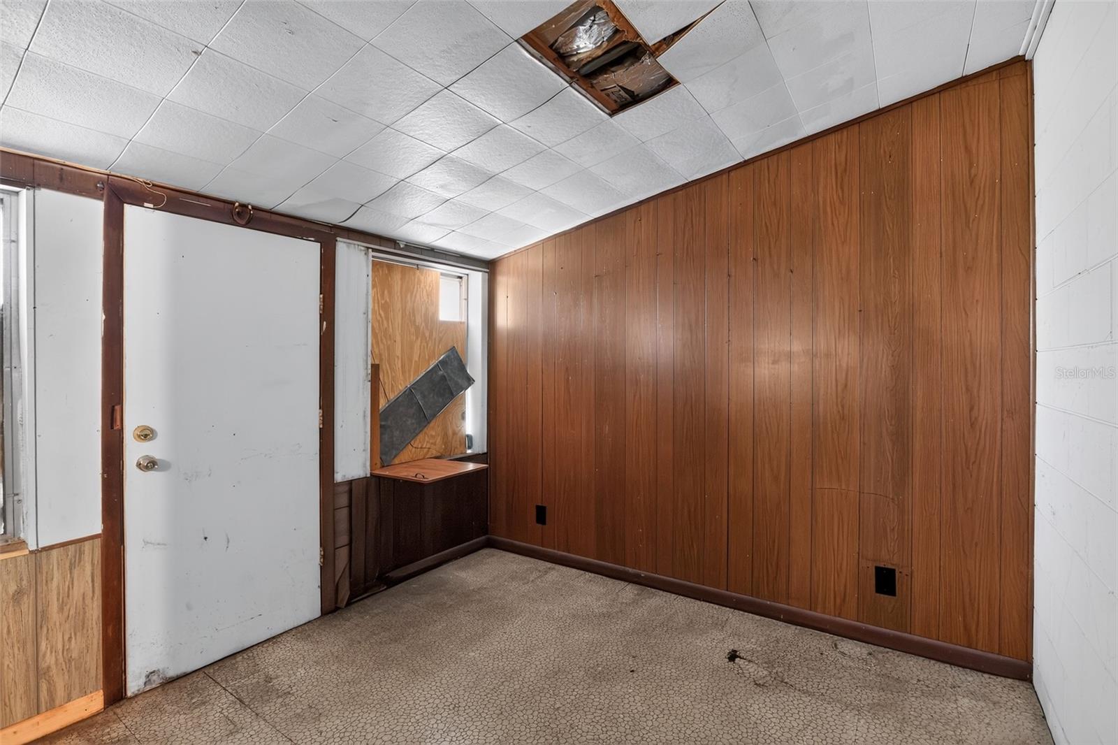 6120 W Ridgewood Ave Property Photo 4